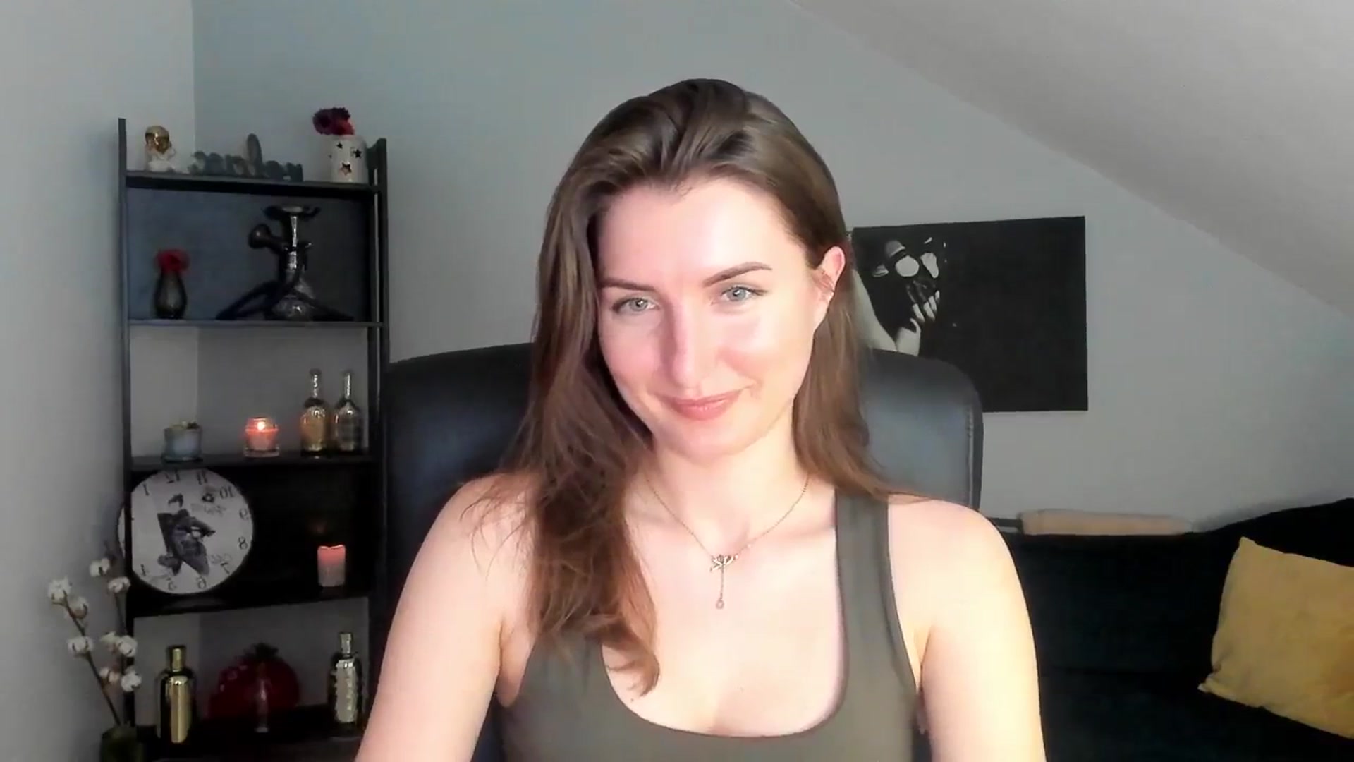 Gallery image thumbnail from EmilysBack's myfreecams stream on, 03/15/2025, 22:46 image 13 of 20