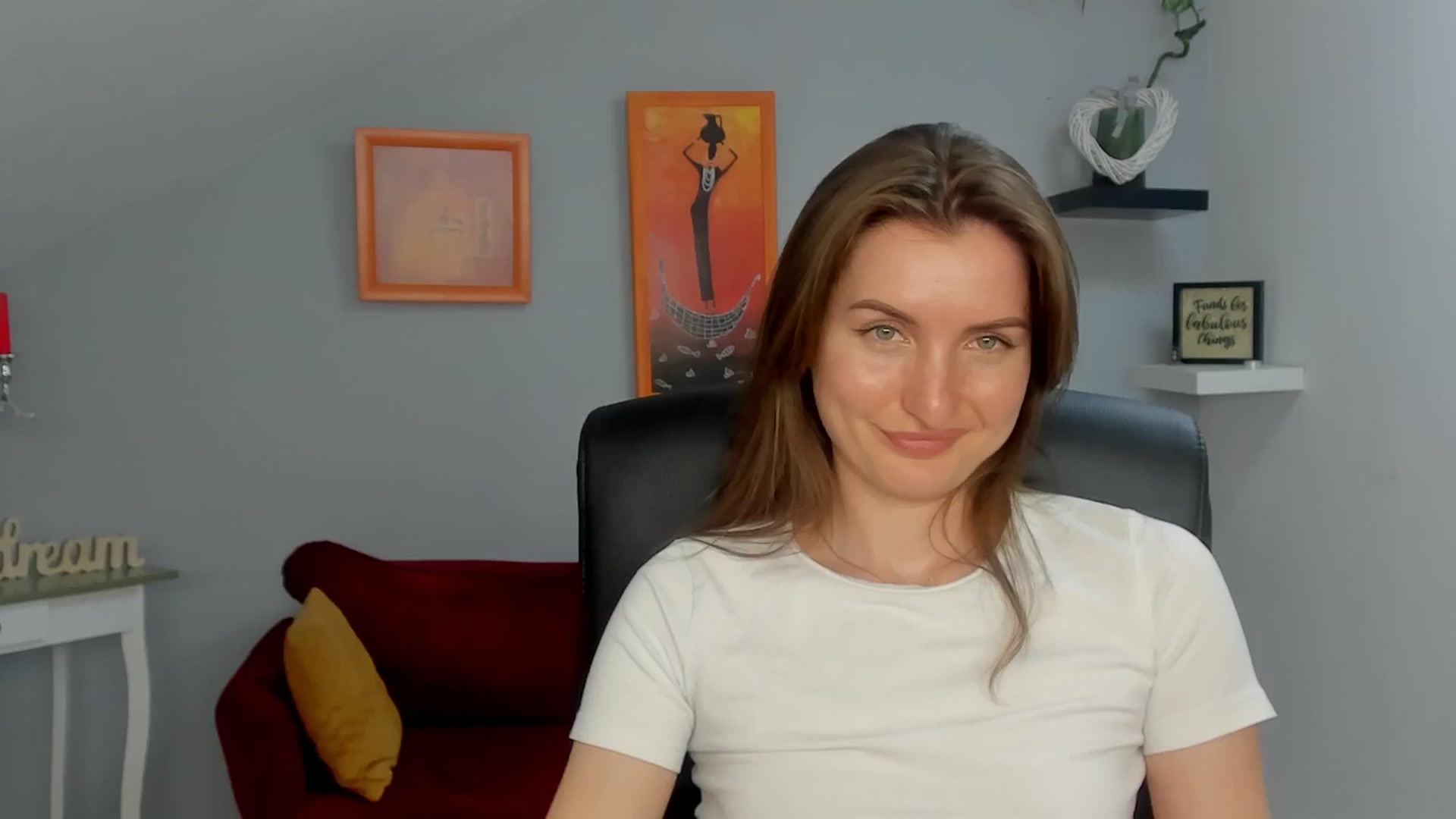 Gallery image thumbnail from EmilysBack's myfreecams stream on, 03/18/2025, 19:53 image 17 of 20