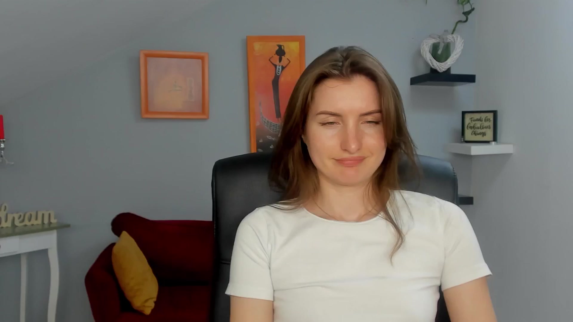 Gallery image thumbnail from EmilysBack's myfreecams stream on, 03/18/2025, 19:53 image 16 of 20