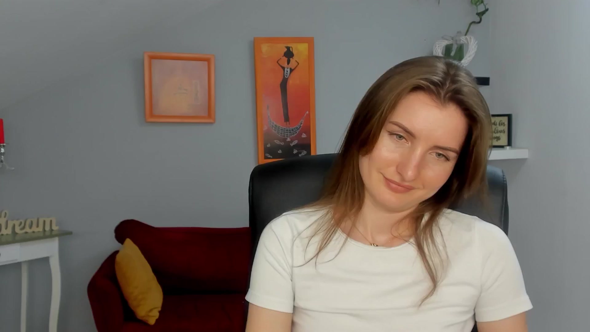 Gallery image thumbnail from EmilysBack's myfreecams stream on, 03/18/2025, 19:53 image 18 of 20
