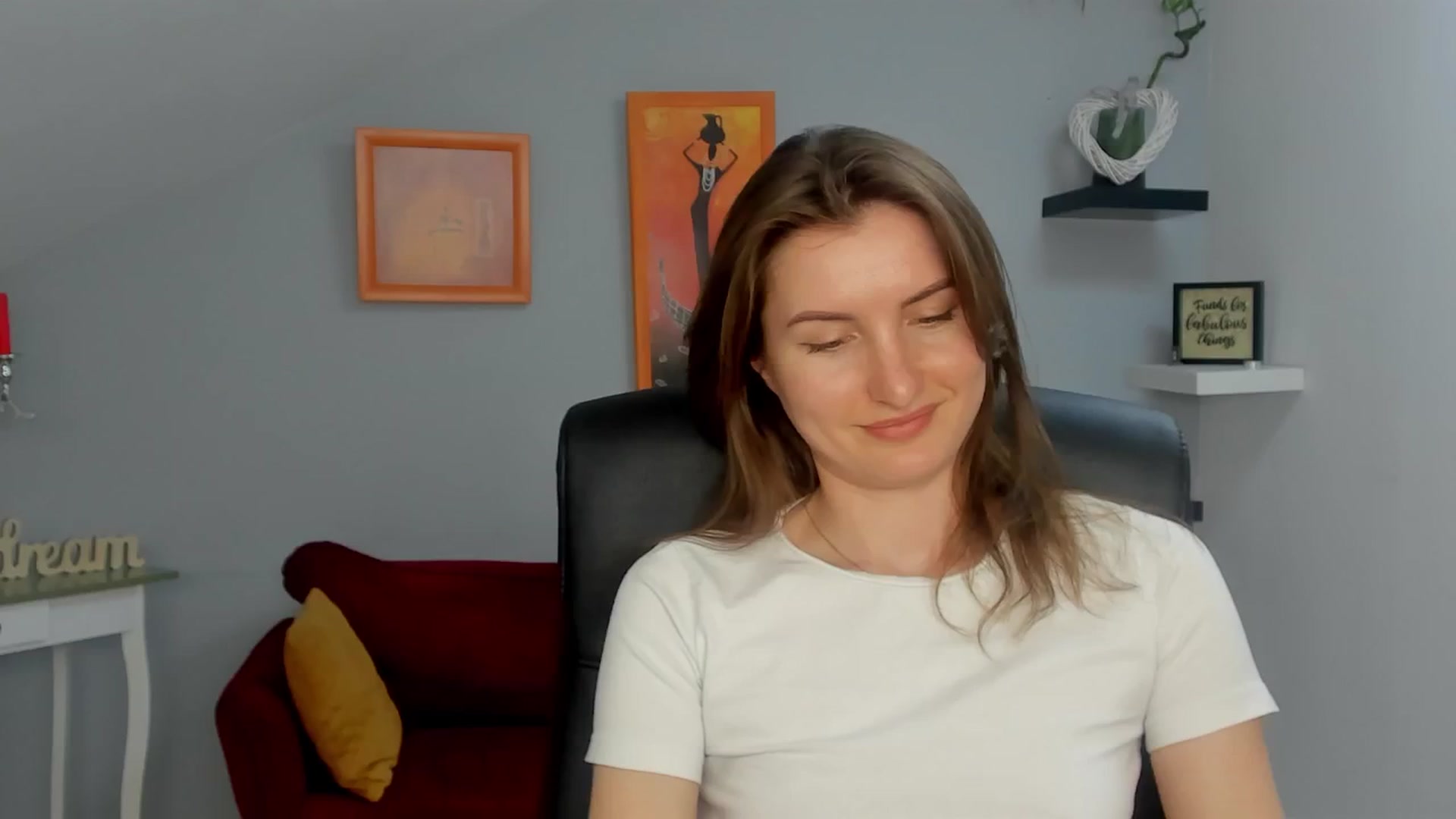 Gallery image thumbnail from EmilysBack's myfreecams stream on, 03/18/2025, 19:53 image 15 of 20