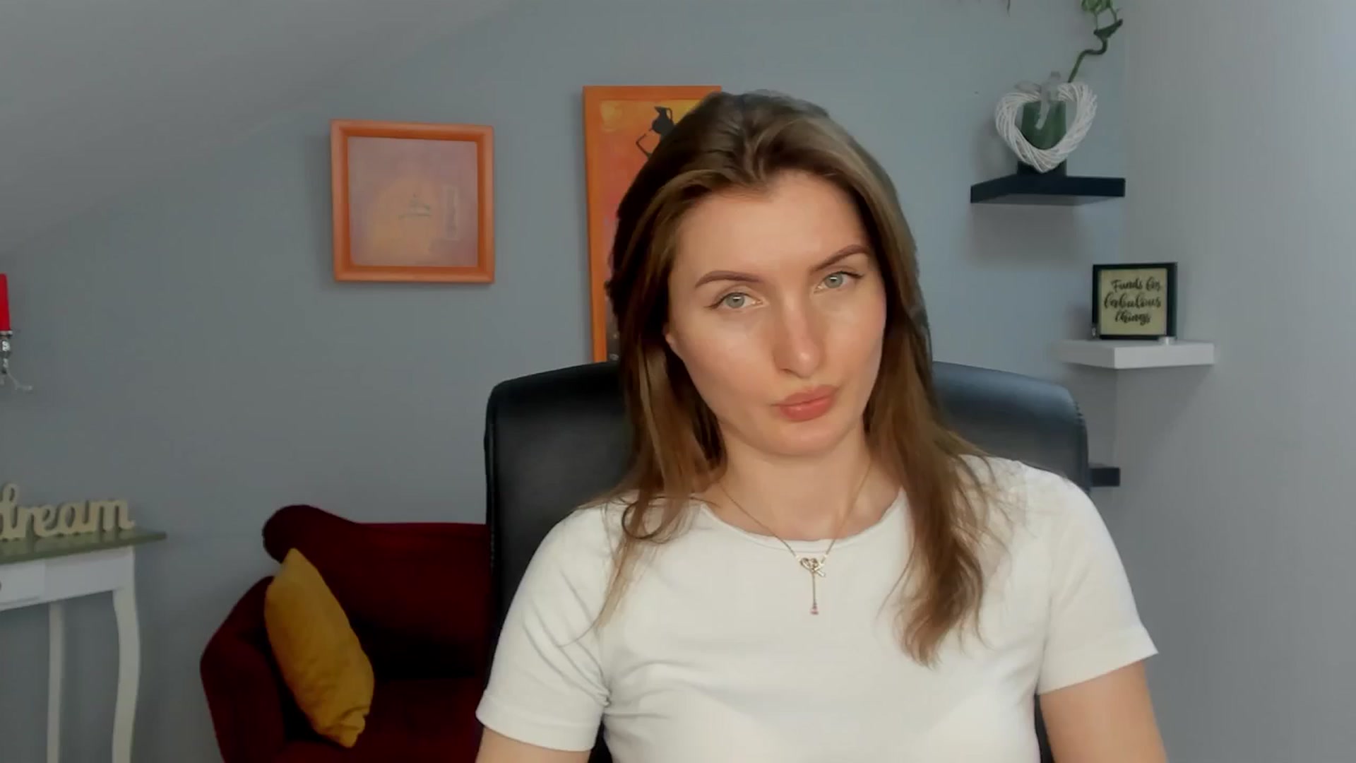 Gallery image thumbnail from EmilysBack's myfreecams stream on, 03/18/2025, 19:53 image 12 of 20