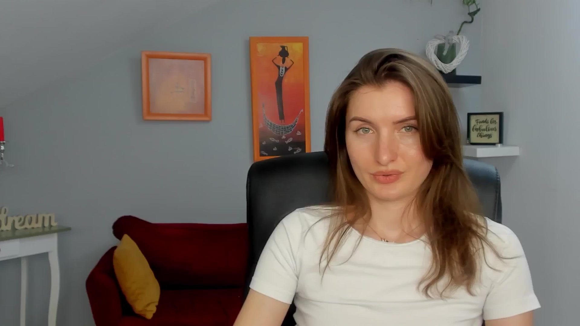 Gallery image thumbnail from EmilysBack's myfreecams stream on, 03/18/2025, 19:53 image 19 of 20