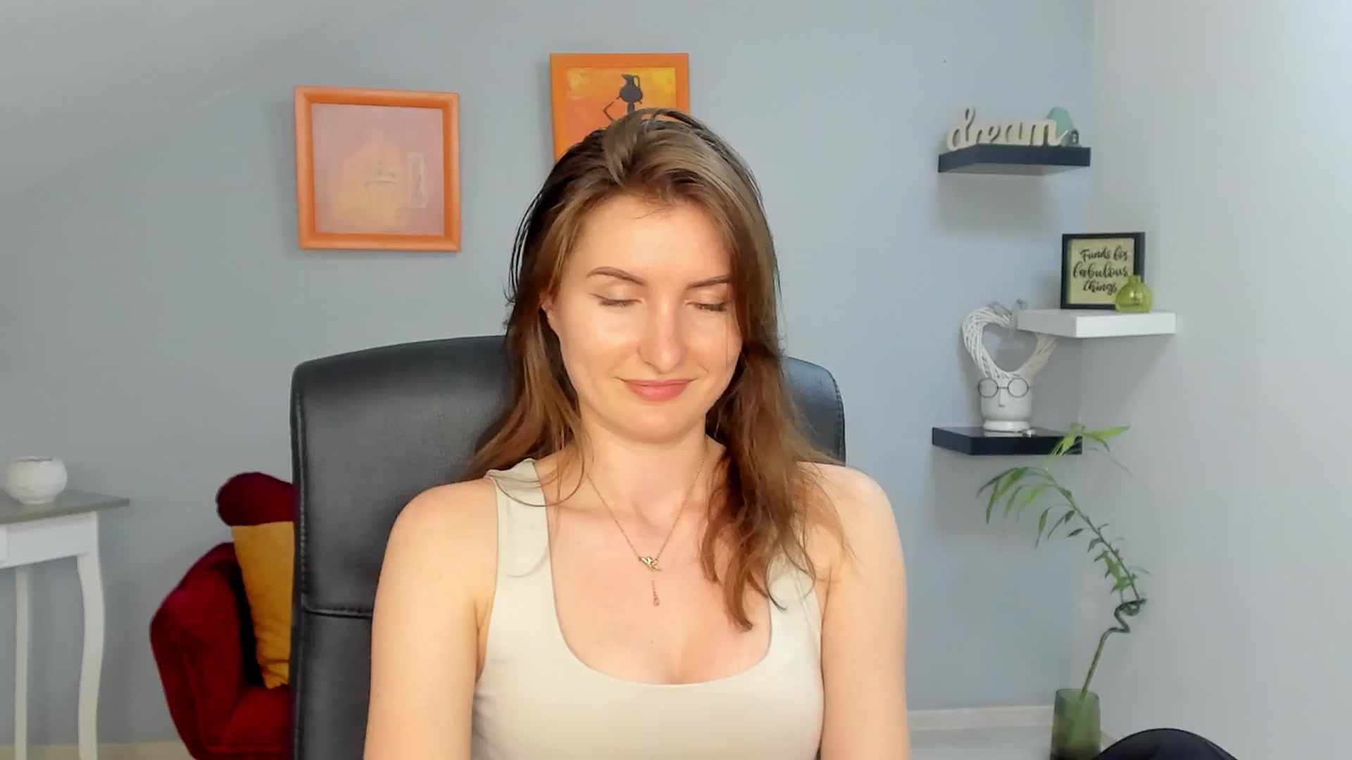 Gallery image thumbnail from EmilysBack's myfreecams stream on, 03/20/2025, 20:03 image 12 of 20