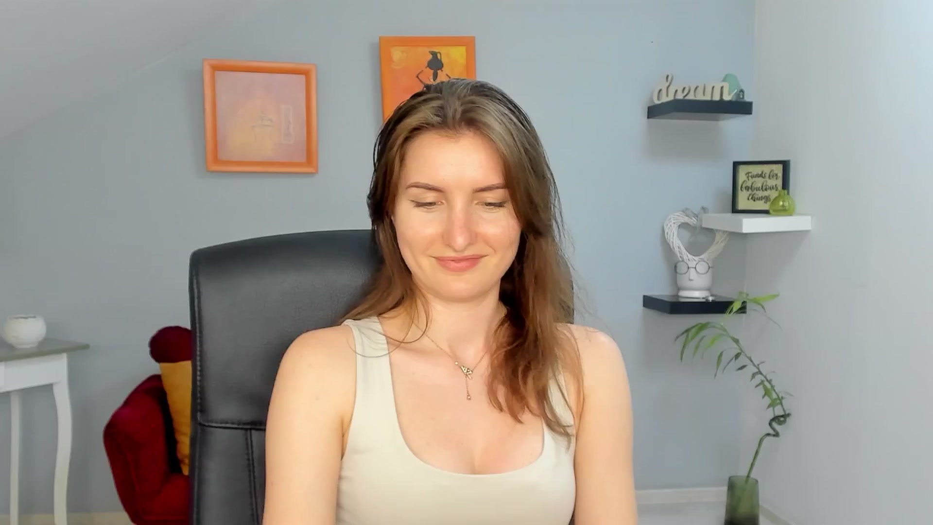 Gallery image thumbnail from EmilysBack's myfreecams stream on, 03/20/2025, 20:03 image 6 of 20