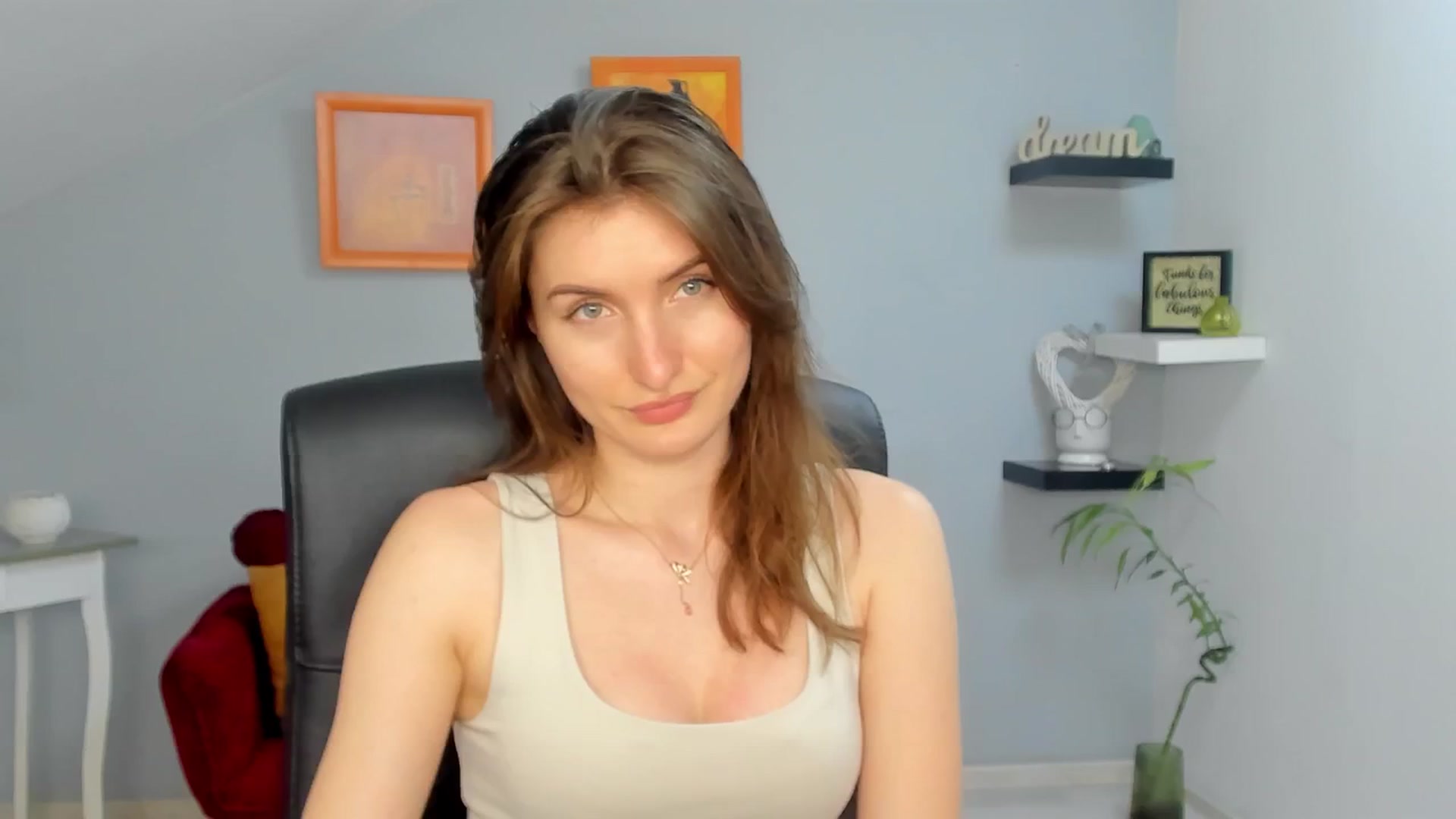 Gallery image thumbnail from EmilysBack's myfreecams stream on, 03/20/2025, 20:03 image 1 of 20