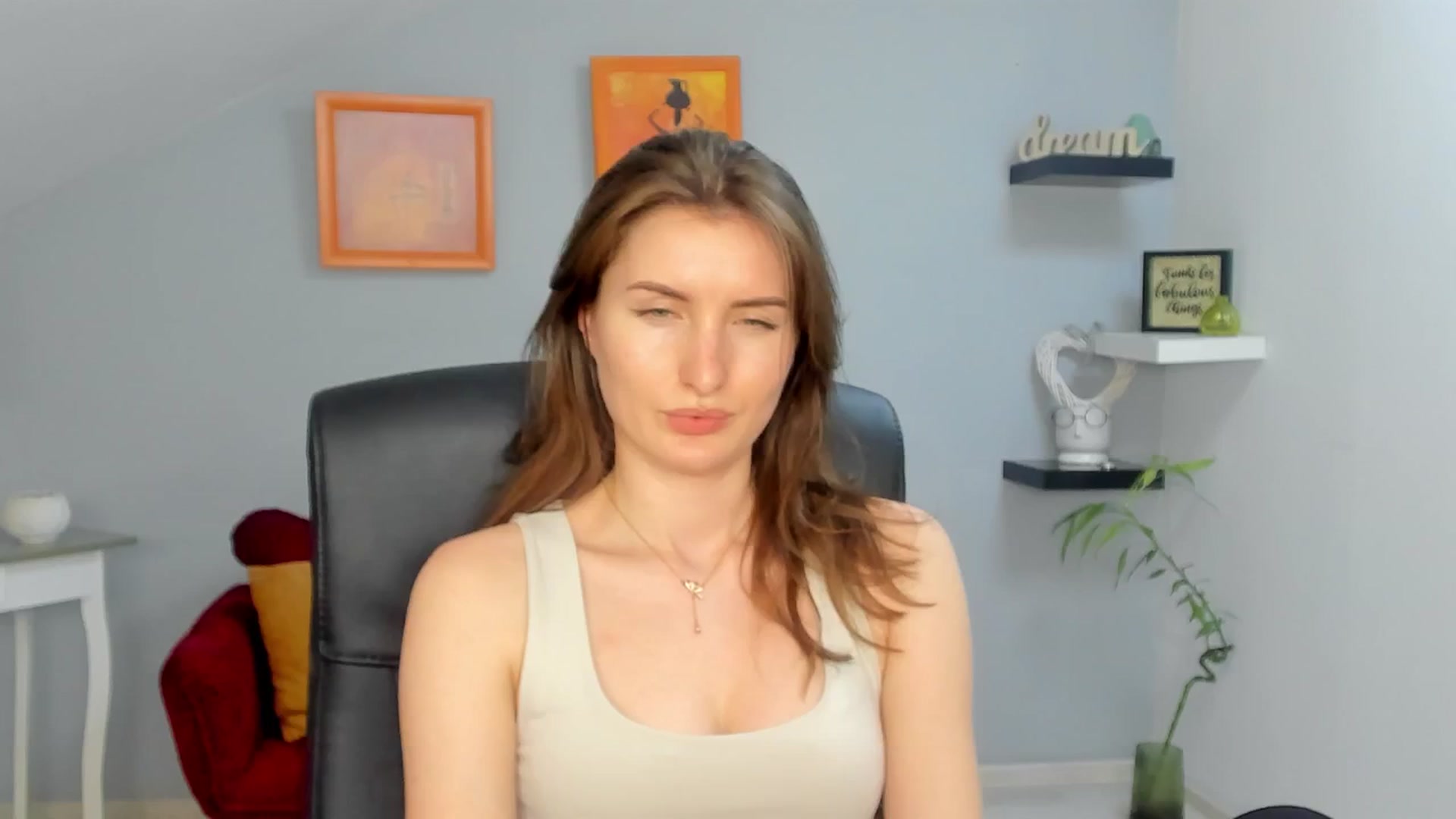 Gallery image thumbnail from EmilysBack's myfreecams stream on, 03/20/2025, 20:03 image 19 of 20