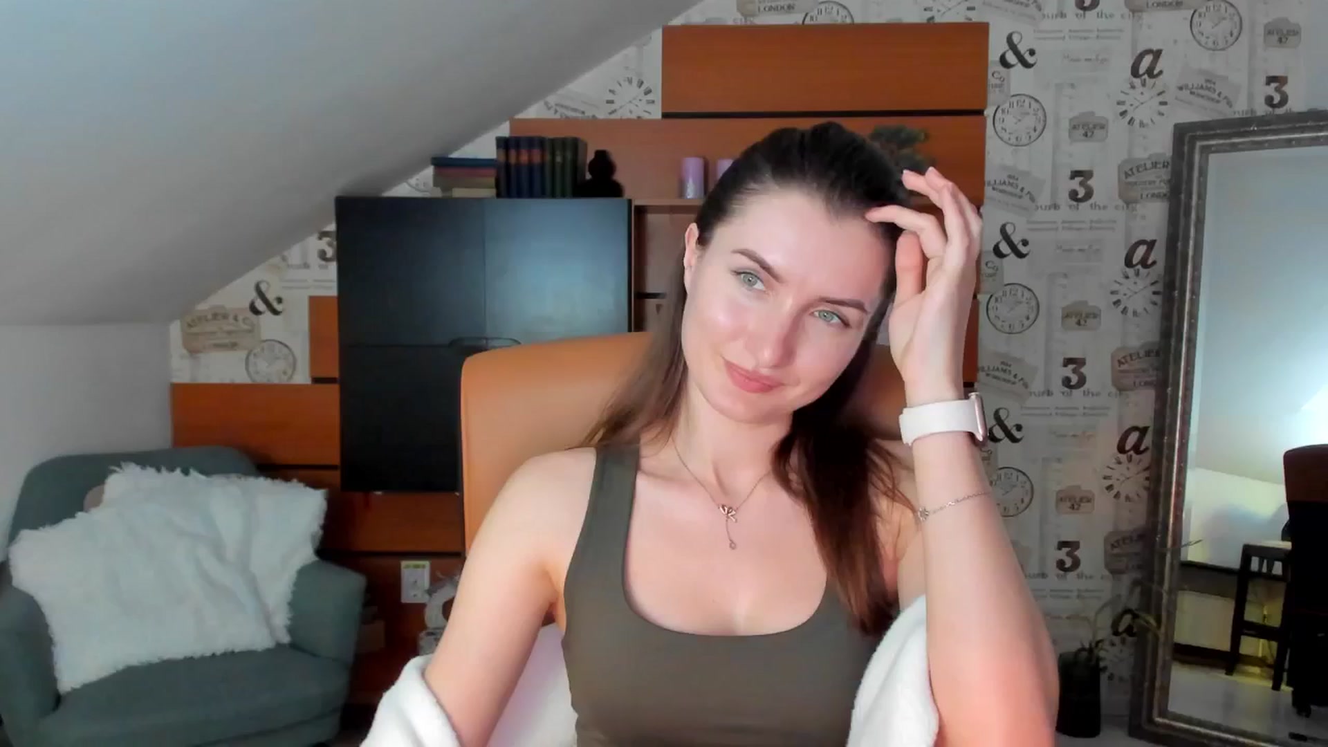 Gallery image thumbnail from EmilysBack's myfreecams stream on, 03/22/2025, 19:19 image 20 of 20
