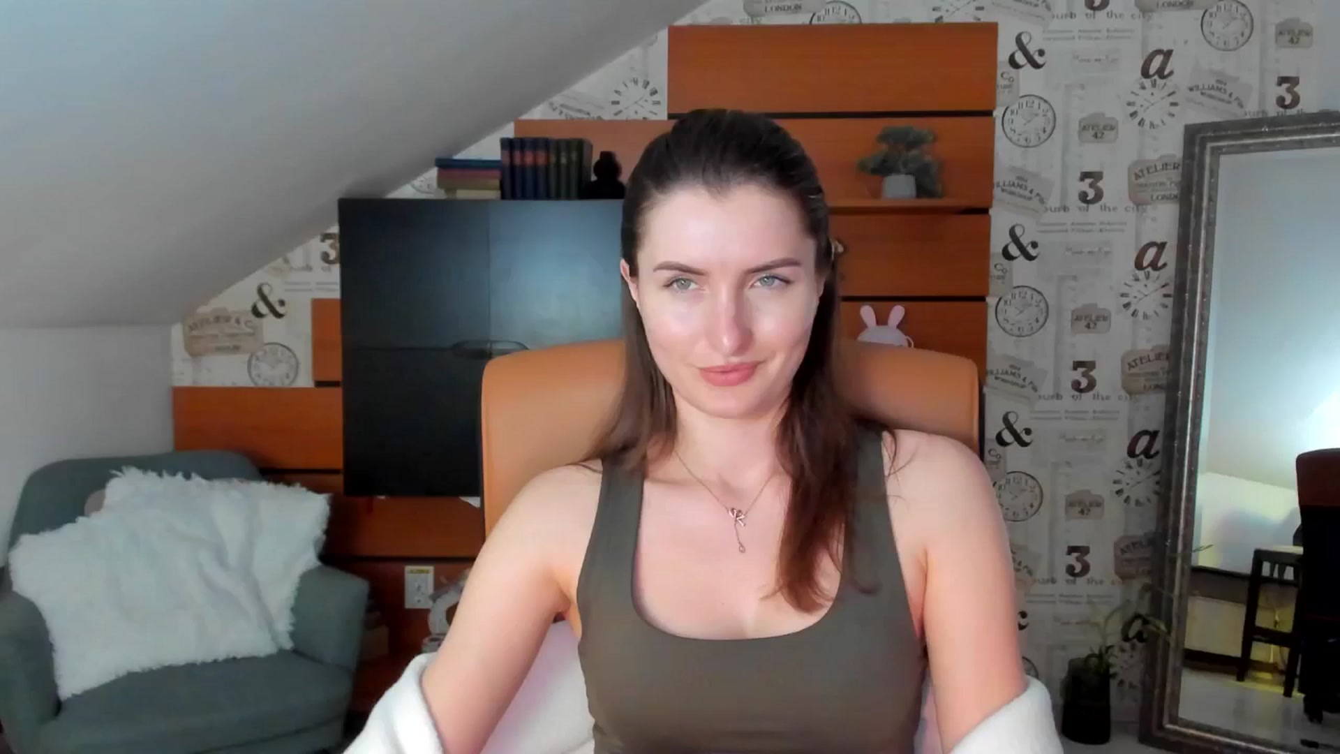 Gallery image thumbnail from EmilysBack's myfreecams stream on, 03/22/2025, 19:19 image 17 of 20