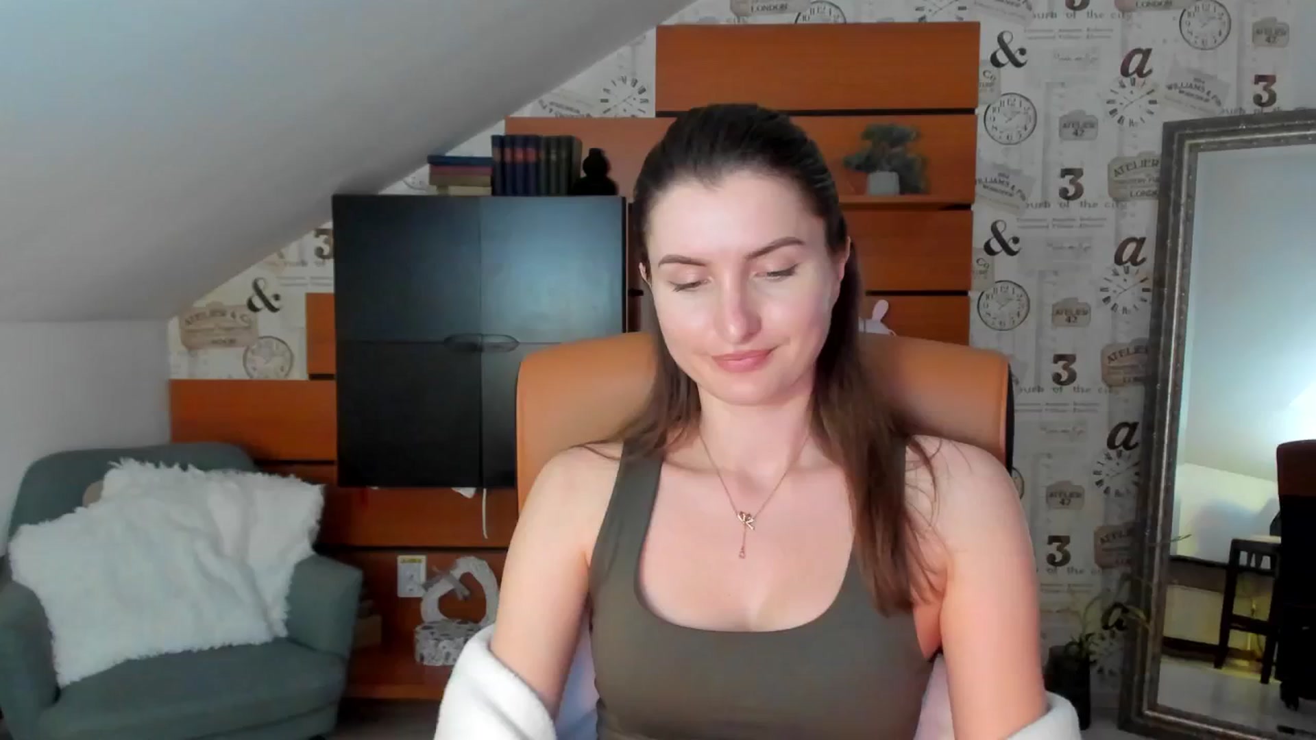 Gallery image thumbnail from EmilysBack's myfreecams stream on, 03/22/2025, 19:19 image 13 of 20