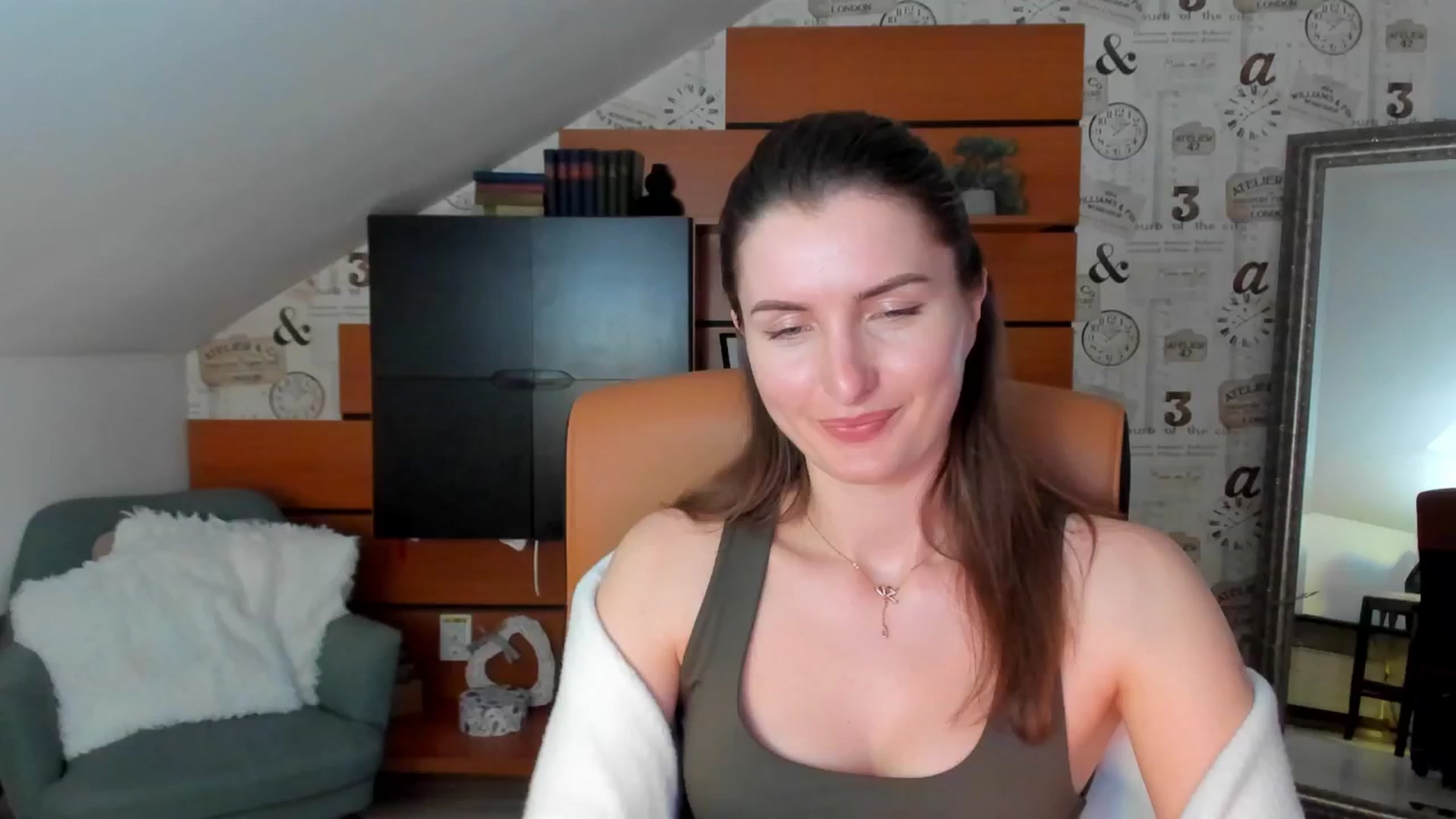 Gallery image thumbnail from EmilysBack's myfreecams stream on, 03/22/2025, 19:19 image 8 of 20