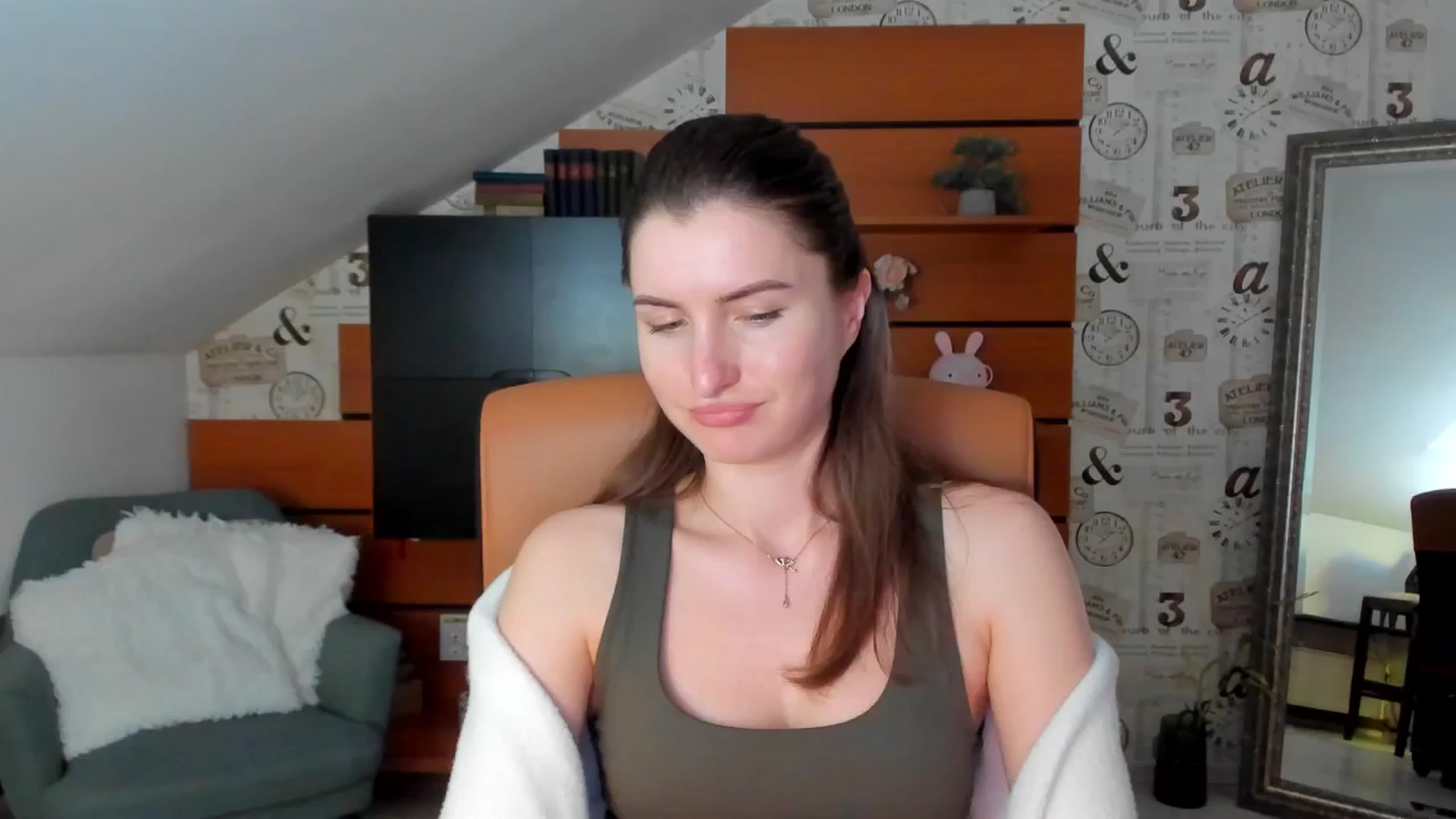 Gallery image thumbnail from EmilysBack's myfreecams stream on, 03/22/2025, 19:19 image 4 of 20