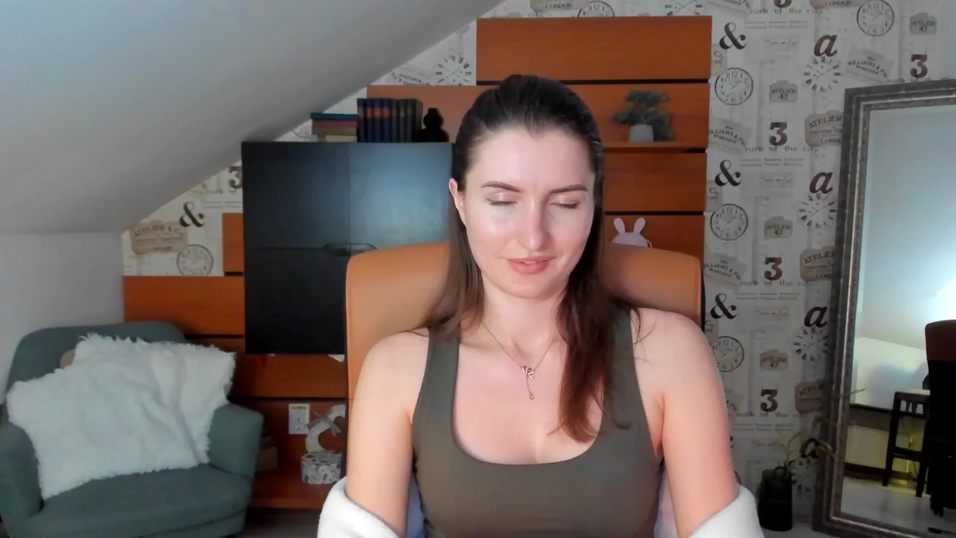 Gallery image thumbnail from EmilysBack's myfreecams stream on, 03/22/2025, 19:19 image 16 of 20