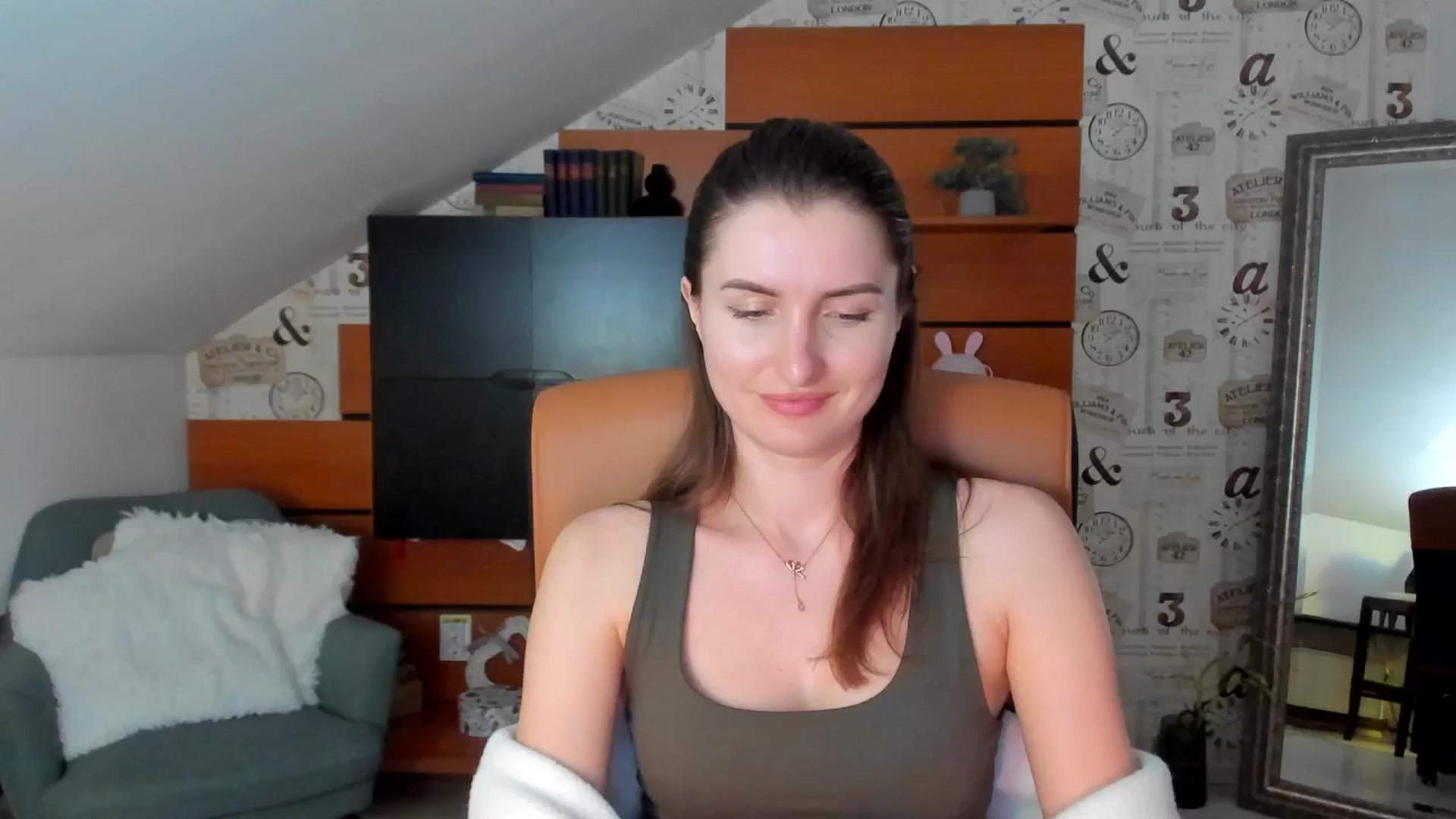 Gallery image thumbnail from EmilysBack's myfreecams stream on, 03/22/2025, 19:19 image 18 of 20