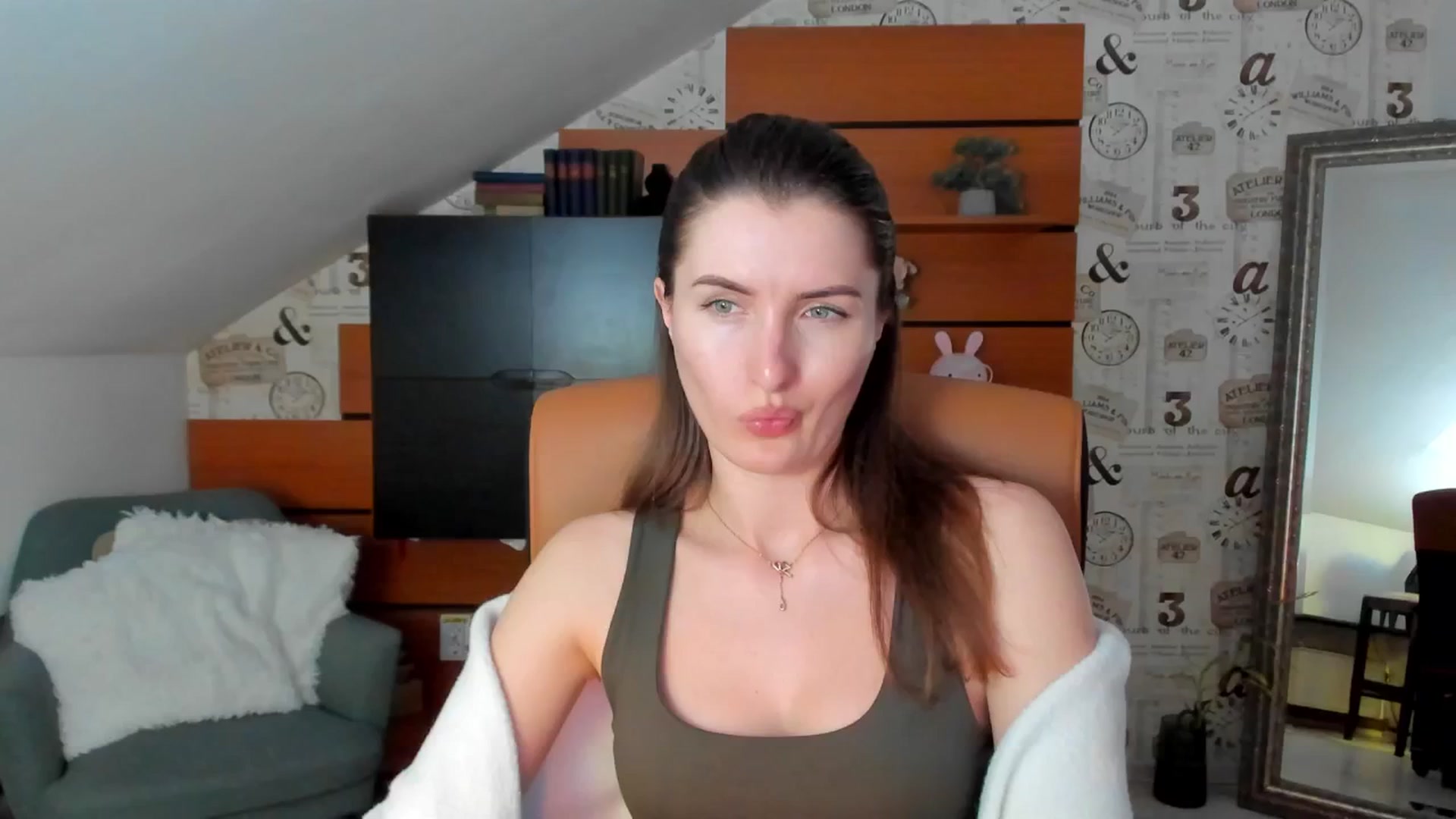 Gallery image thumbnail from EmilysBack's myfreecams stream on, 03/22/2025, 19:19 image 6 of 20