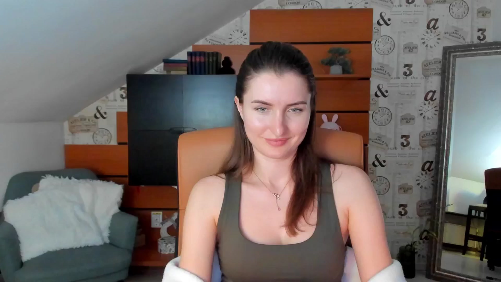 Gallery image thumbnail from EmilysBack's myfreecams stream on, 03/22/2025, 19:19 image 19 of 20