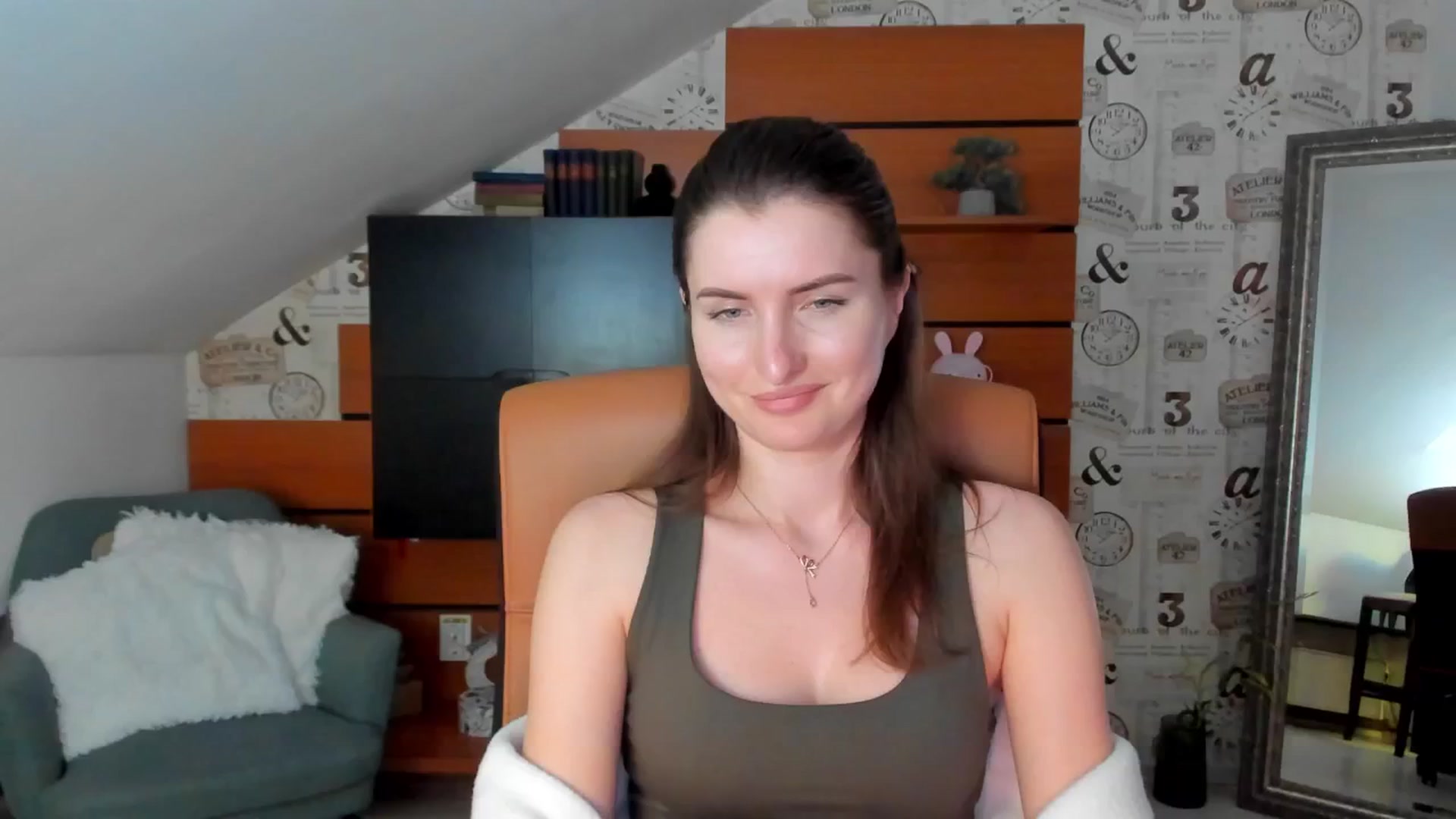 Gallery image thumbnail from EmilysBack's myfreecams stream on, 03/22/2025, 19:19 image 15 of 20