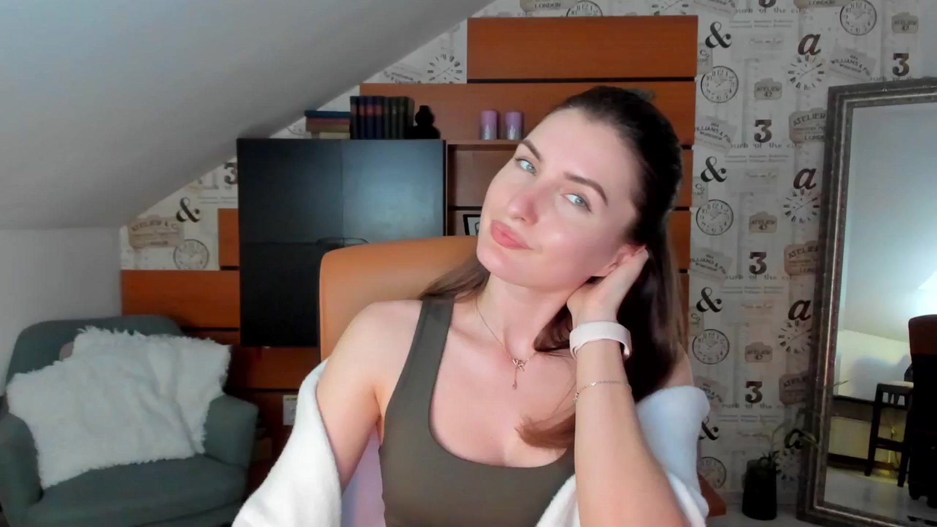 Gallery image thumbnail from EmilysBack's myfreecams stream on, 03/22/2025, 19:19 image 5 of 20