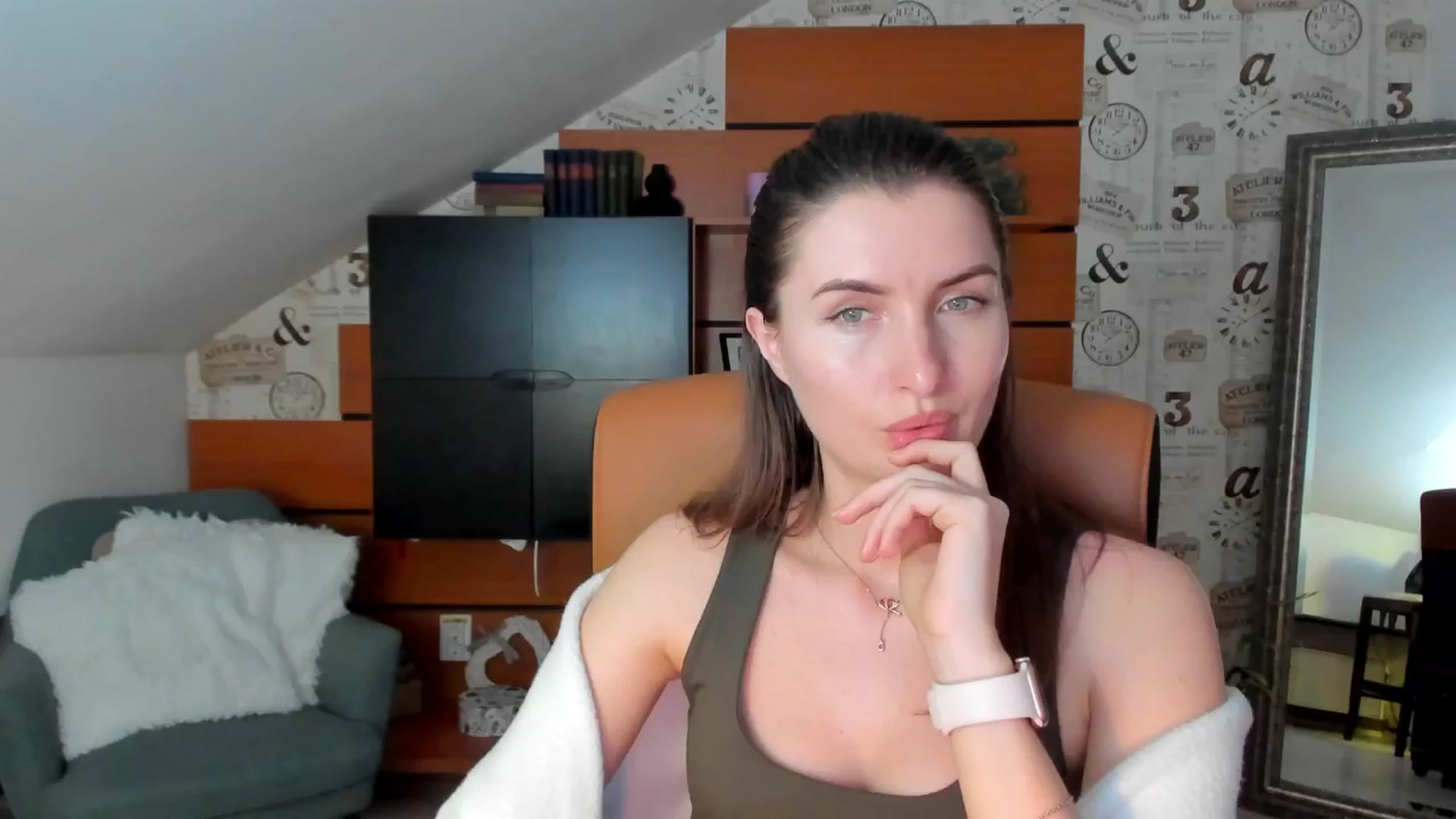 Gallery image thumbnail from EmilysBack's myfreecams stream on, 03/22/2025, 19:19 image 10 of 20
