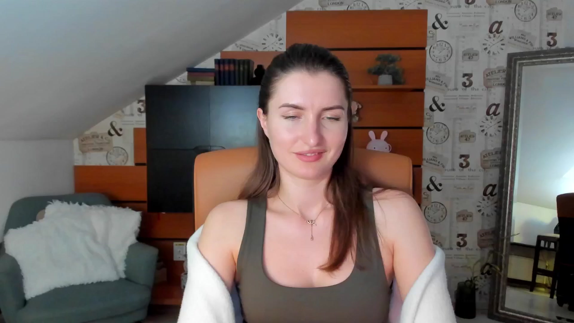 Gallery image thumbnail from EmilysBack's myfreecams stream on, 03/22/2025, 19:19 image 3 of 20
