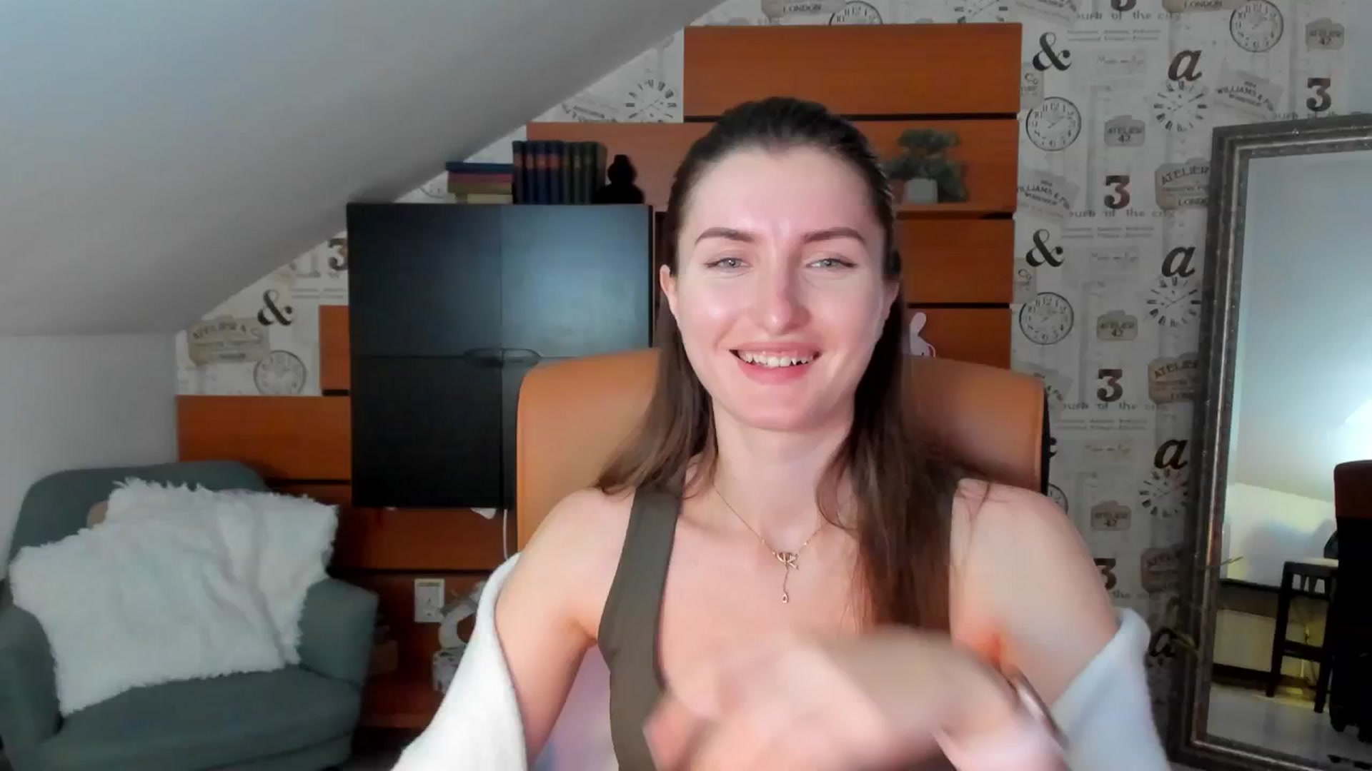 Gallery image thumbnail from EmilysBack's myfreecams stream on, 03/22/2025, 19:19 image 12 of 20
