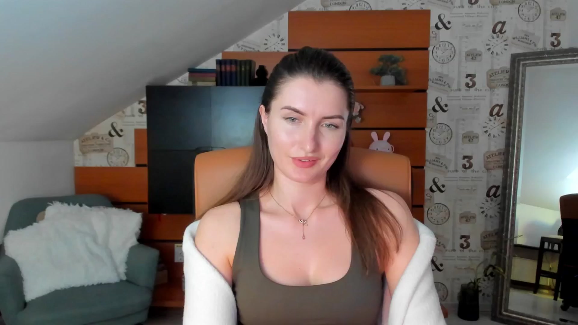 Gallery image thumbnail from EmilysBack's myfreecams stream on, 03/22/2025, 19:34 image 11 of 20