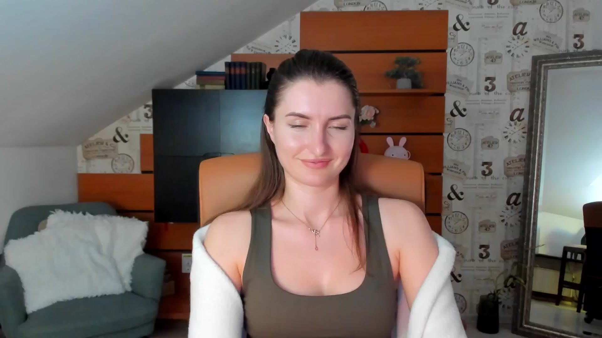 Gallery image thumbnail from EmilysBack's myfreecams stream on, 03/22/2025, 19:34 image 9 of 20