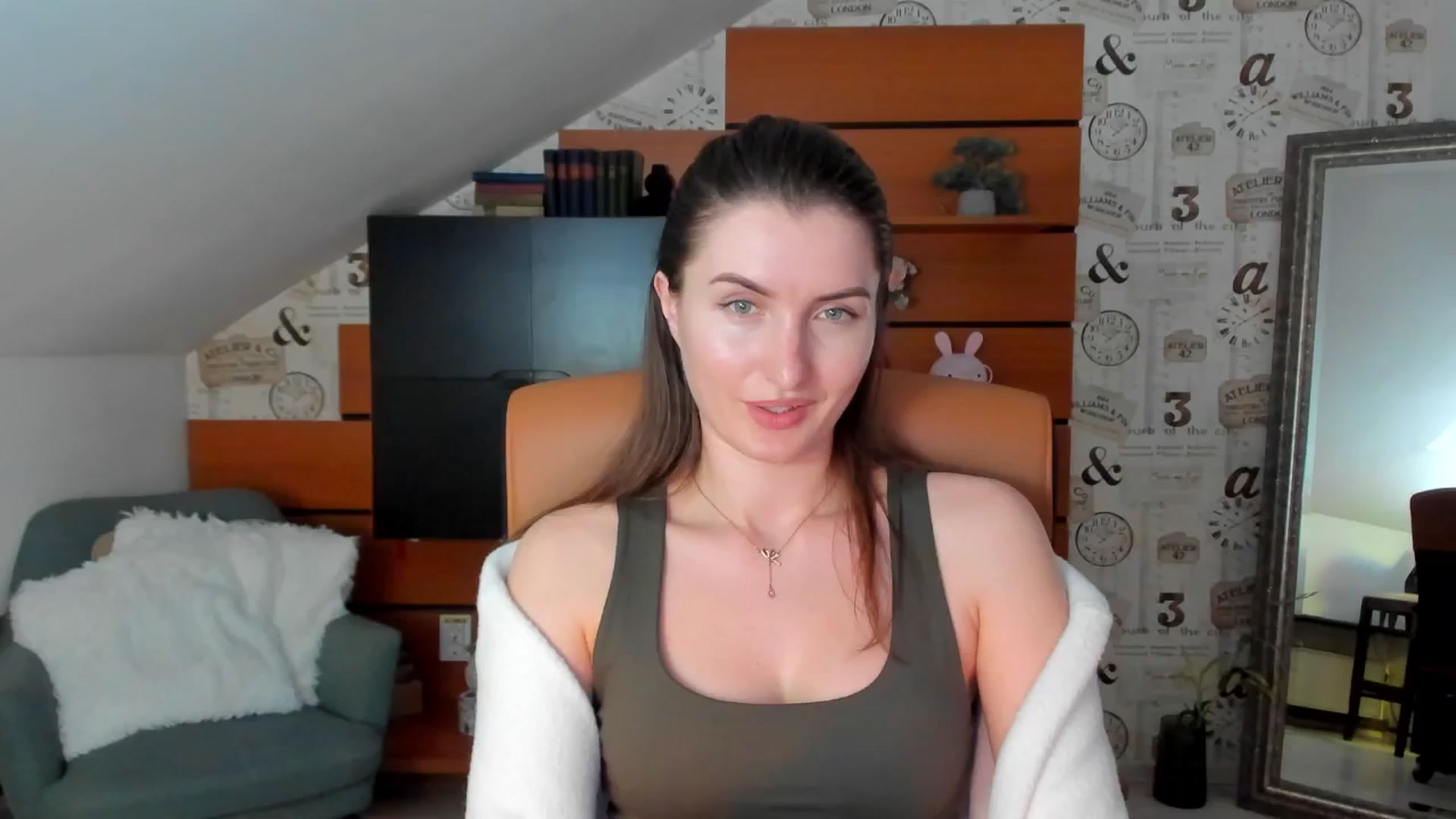 Gallery image thumbnail from EmilysBack's myfreecams stream on, 03/22/2025, 19:34 image 10 of 20
