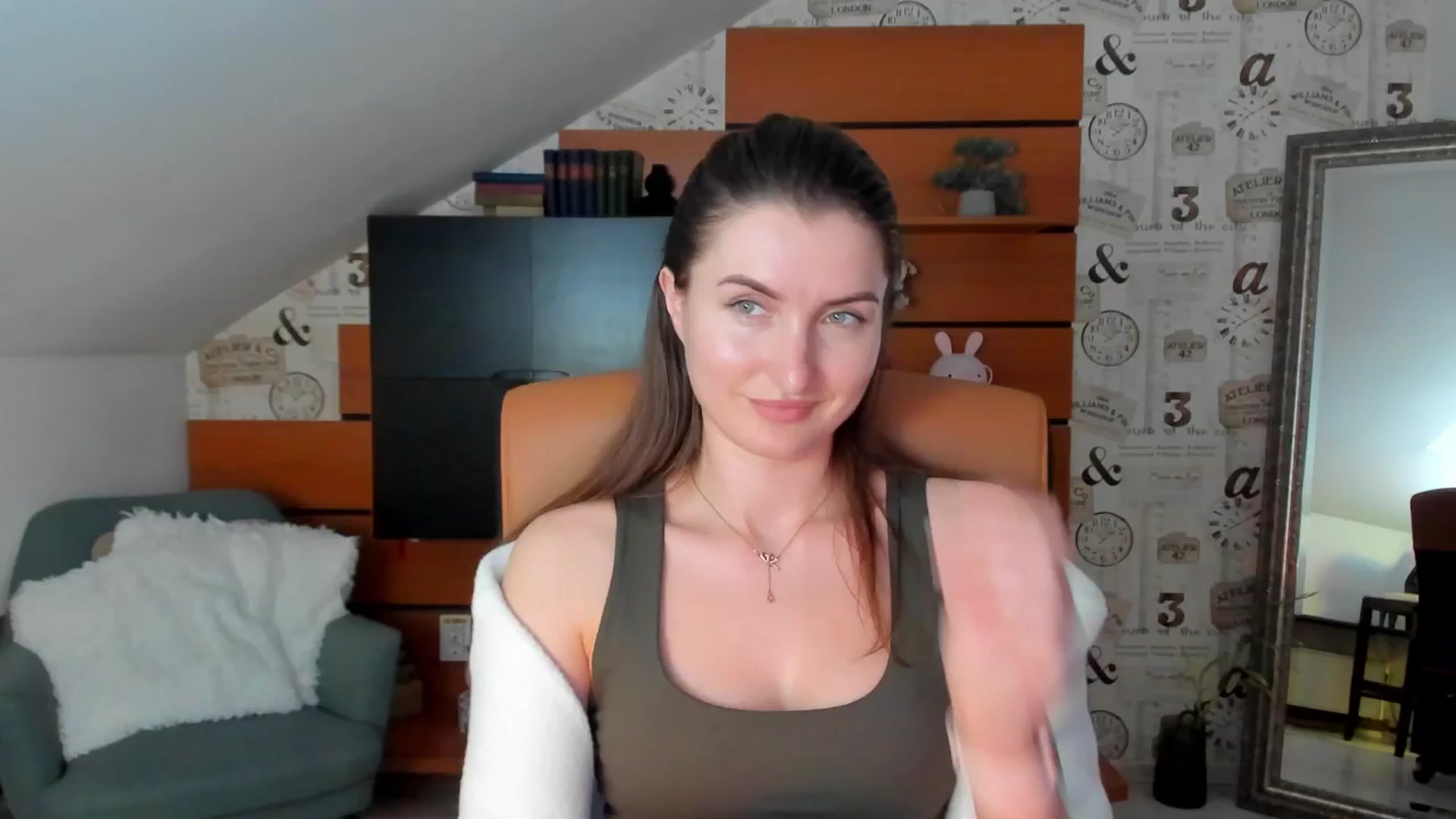Gallery image thumbnail from EmilysBack's myfreecams stream on, 03/22/2025, 19:34 image 7 of 20