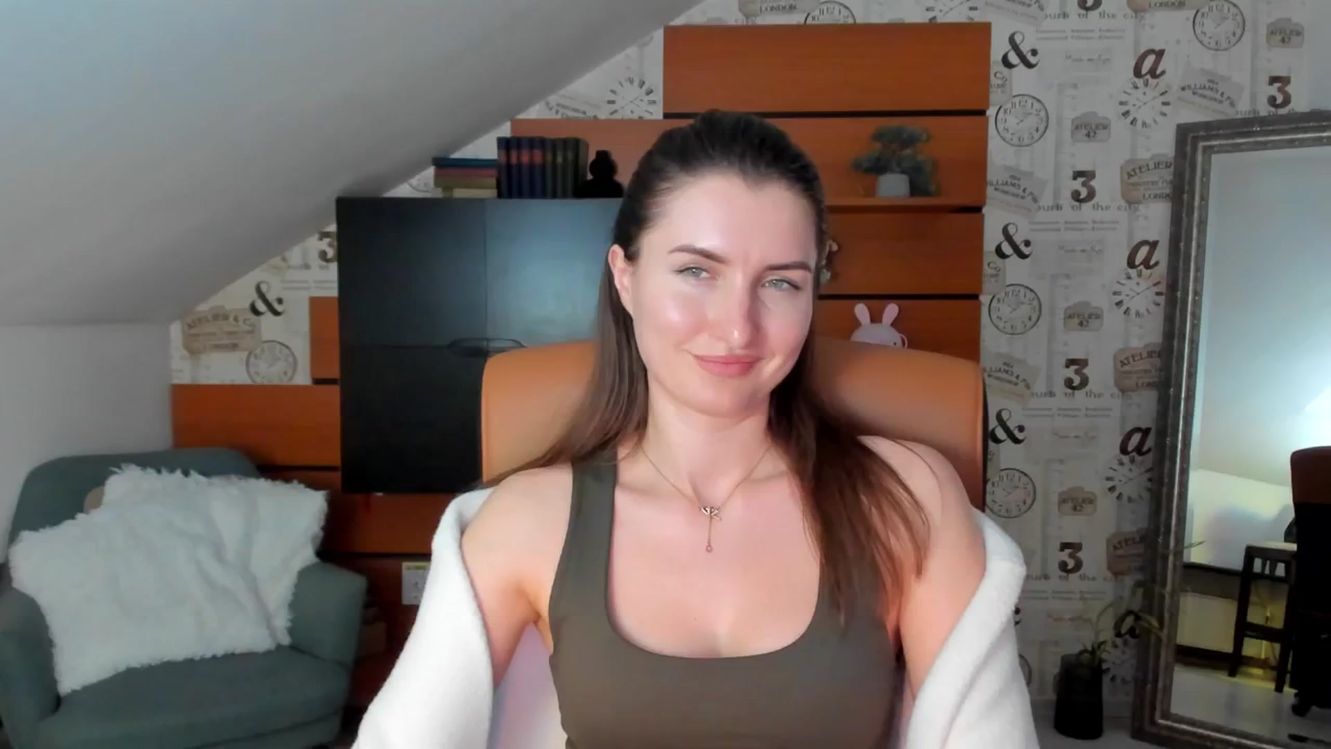 Gallery image thumbnail from EmilysBack's myfreecams stream on, 03/22/2025, 19:34 image 12 of 20