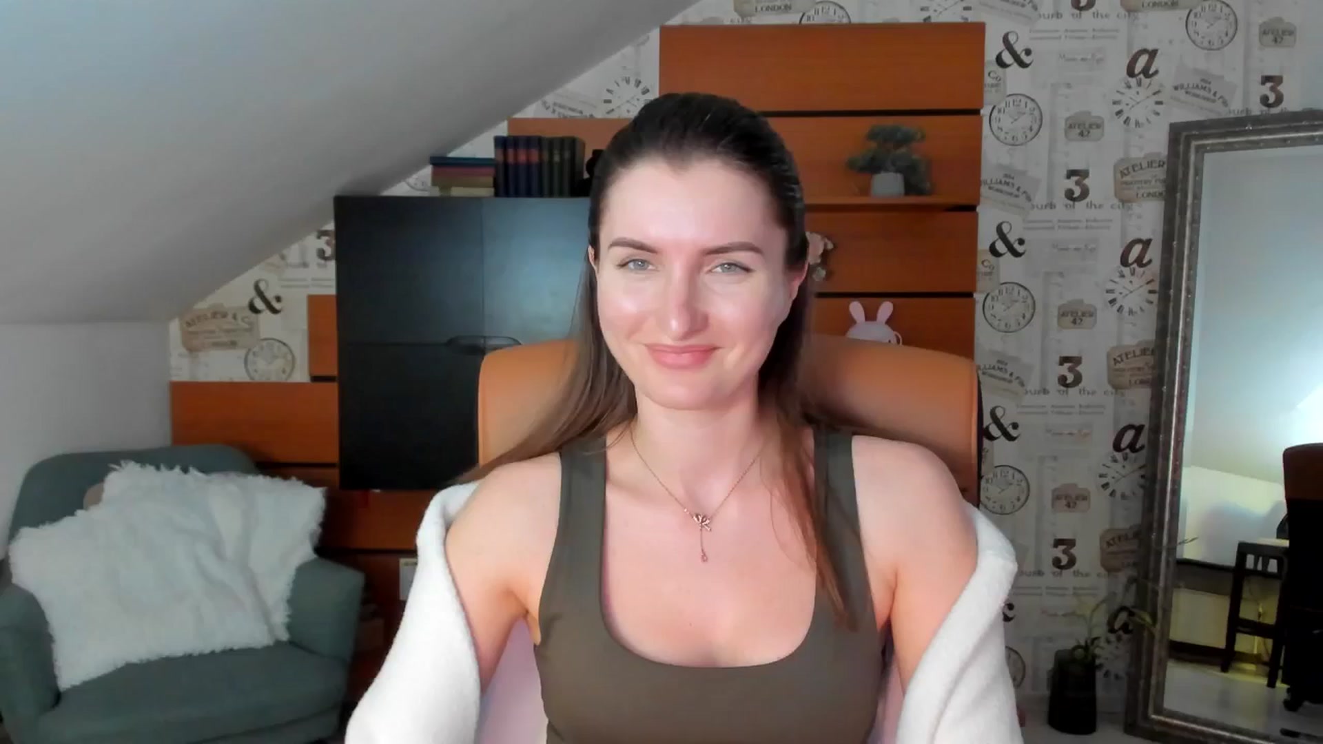 Gallery image thumbnail from EmilysBack's myfreecams stream on, 03/22/2025, 19:34 image 3 of 20