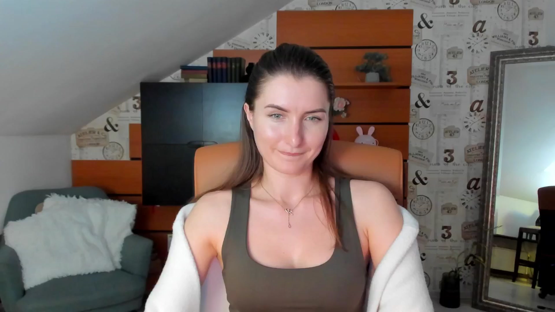 Gallery image thumbnail from EmilysBack's myfreecams stream on, 03/22/2025, 19:34 image 5 of 20