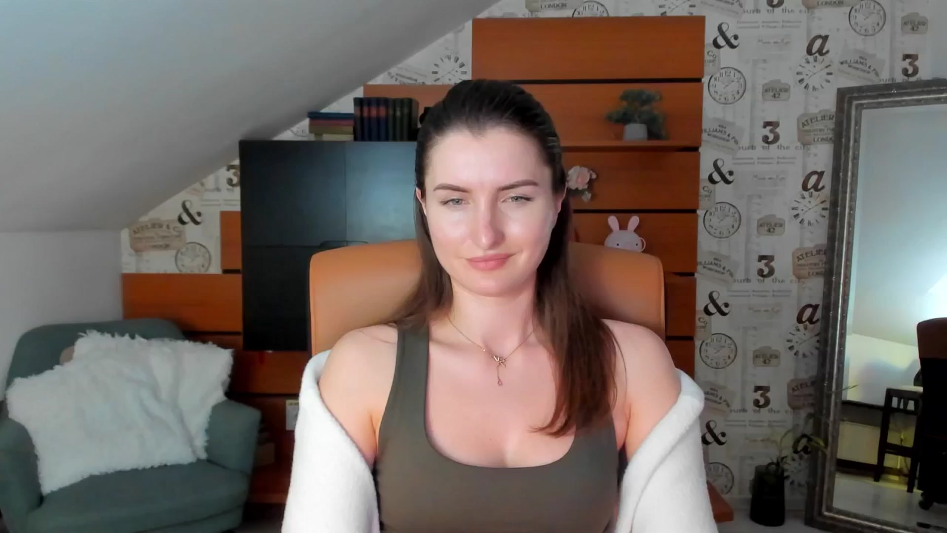 Gallery image thumbnail from EmilysBack's myfreecams stream on, 03/22/2025, 19:34 image 19 of 20
