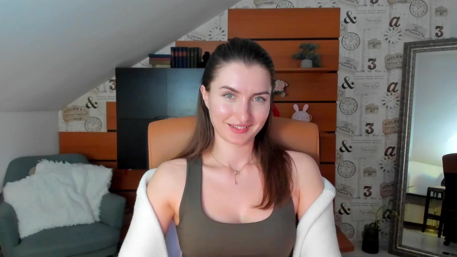 Gallery image thumbnail from EmilysBack's myfreecams stream on, 03/22/2025, 19:34 image 20 of 20