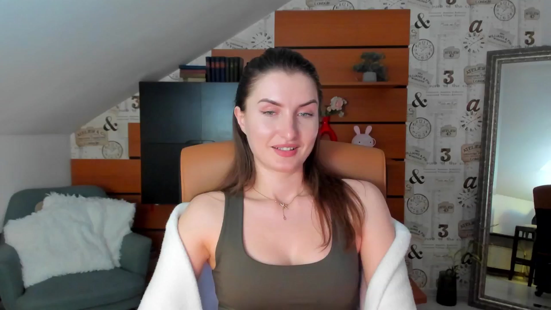 Gallery image thumbnail from EmilysBack's myfreecams stream on, 03/22/2025, 19:34 image 15 of 20