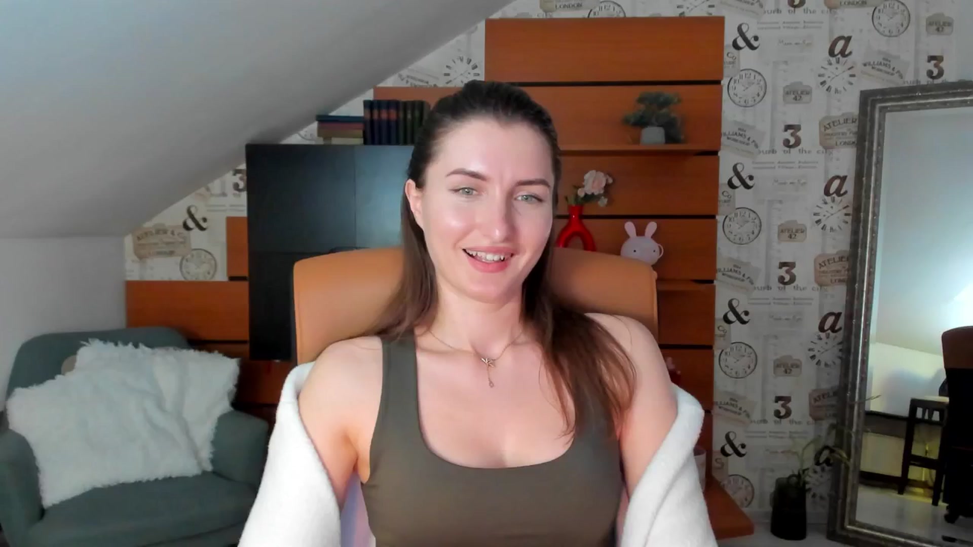 Gallery image thumbnail from EmilysBack's myfreecams stream on, 03/22/2025, 19:34 image 14 of 20