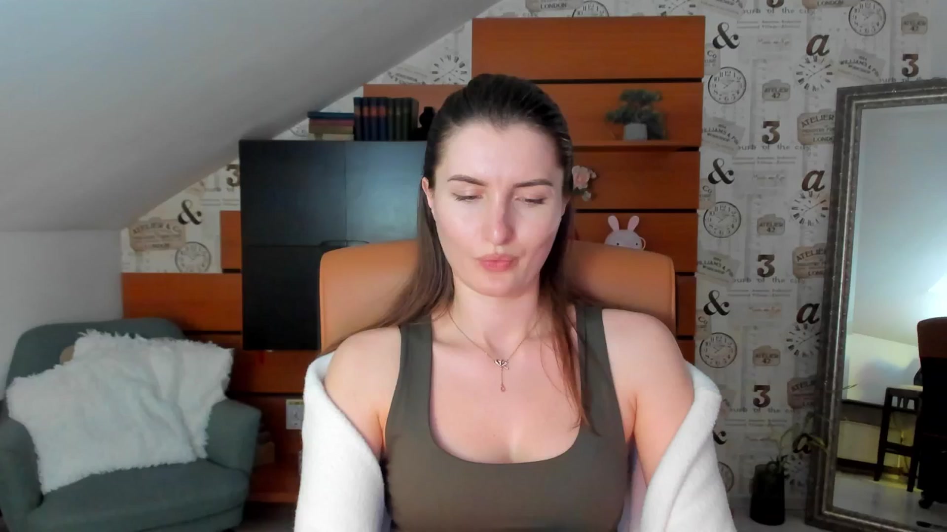 Gallery image thumbnail from EmilysBack's myfreecams stream on, 03/22/2025, 19:34 image 6 of 20