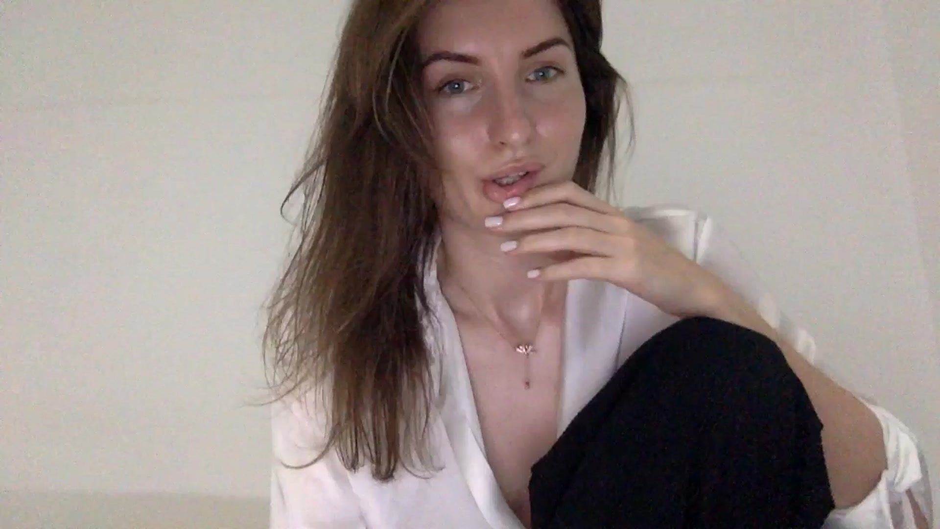 Gallery image thumbnail from EmilysBack's myfreecams stream on, 03/30/2025, 21:27 image 1 of 20