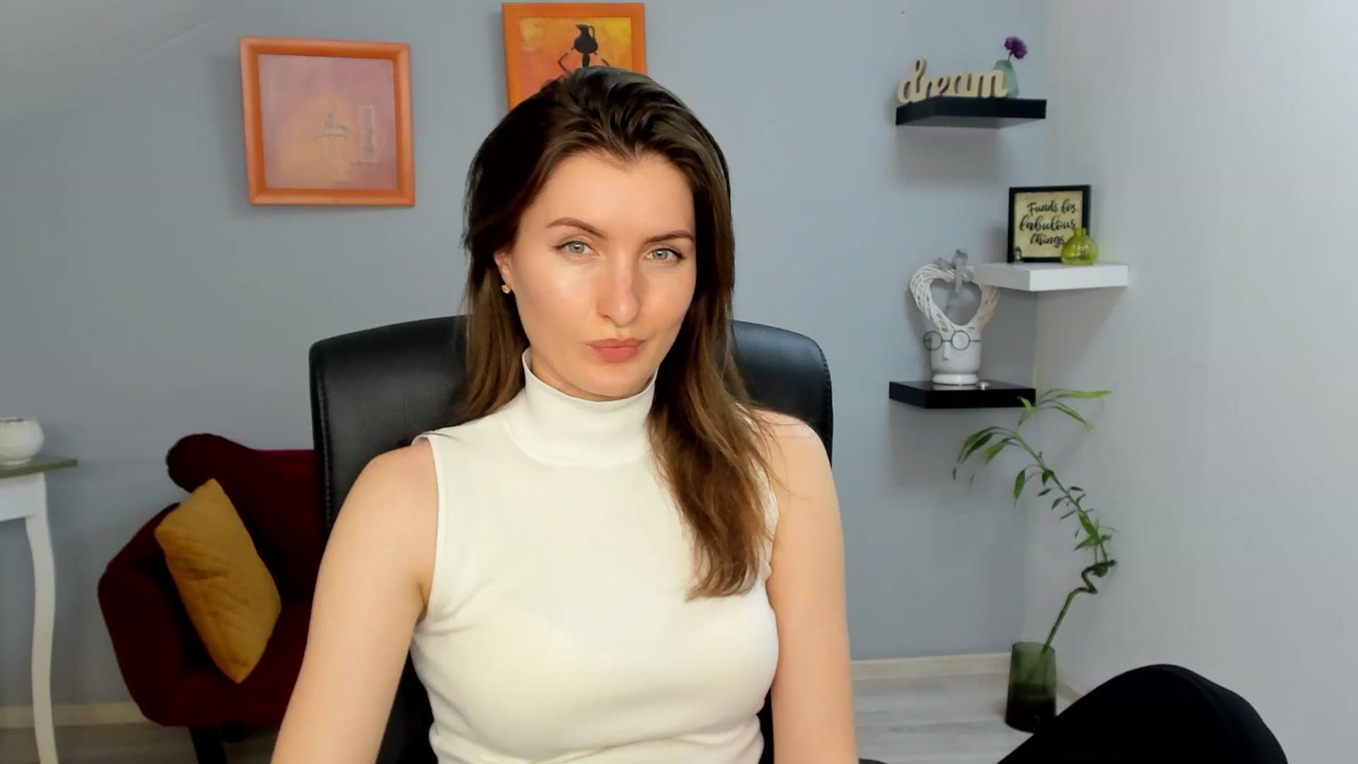 Gallery image thumbnail from EmilysBack's myfreecams stream on, 04/04/2025, 20:26 image 10 of 20