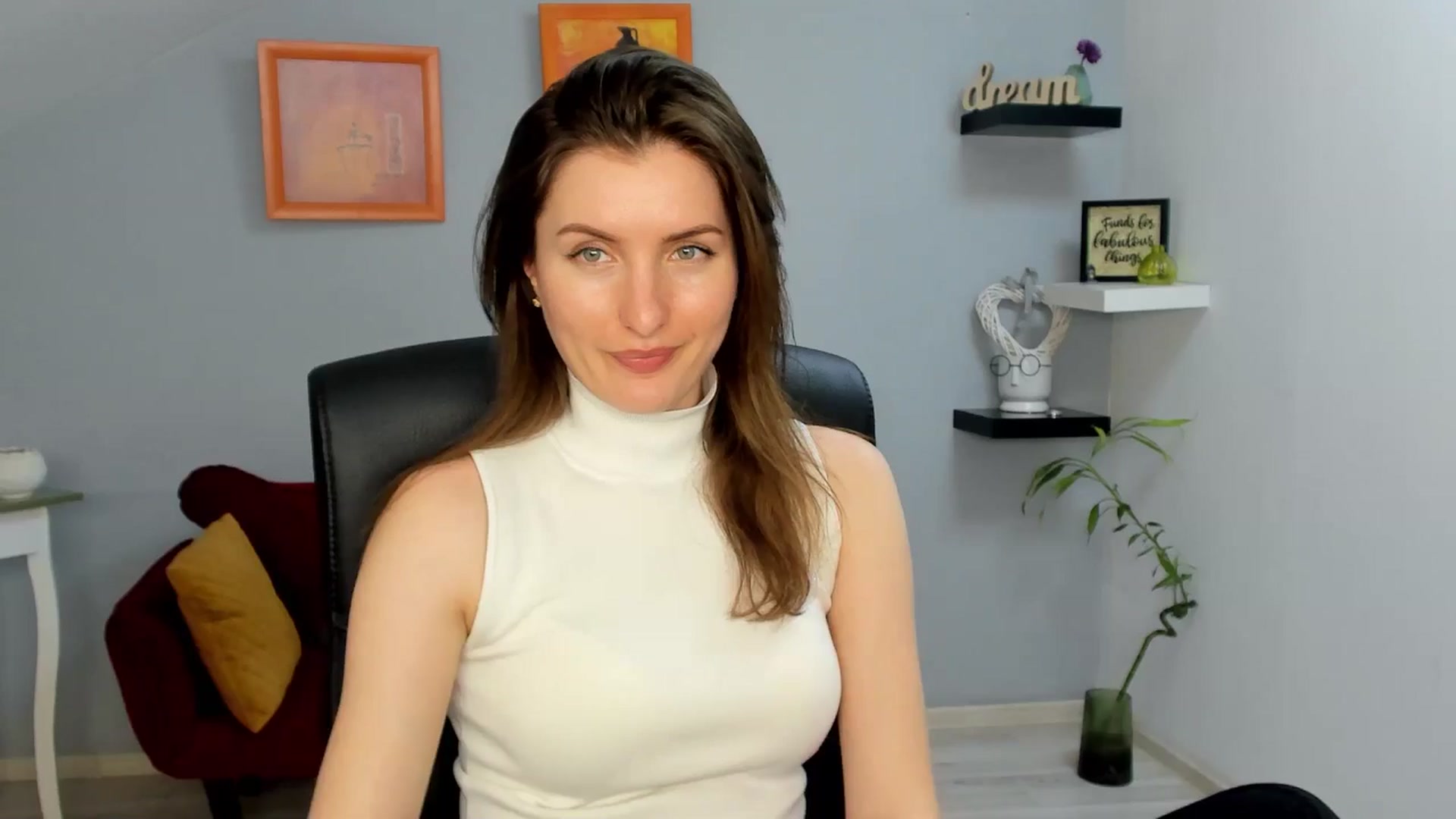 Gallery image thumbnail from EmilysBack's myfreecams stream on, 04/04/2025, 20:26 image 1 of 20
