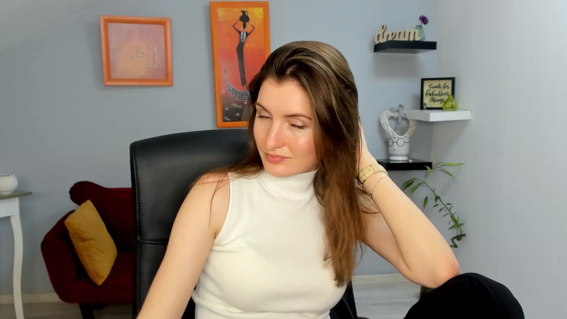 Gallery image thumbnail from EmilysBack's myfreecams stream on, 04/04/2025, 20:26 image 6 of 20