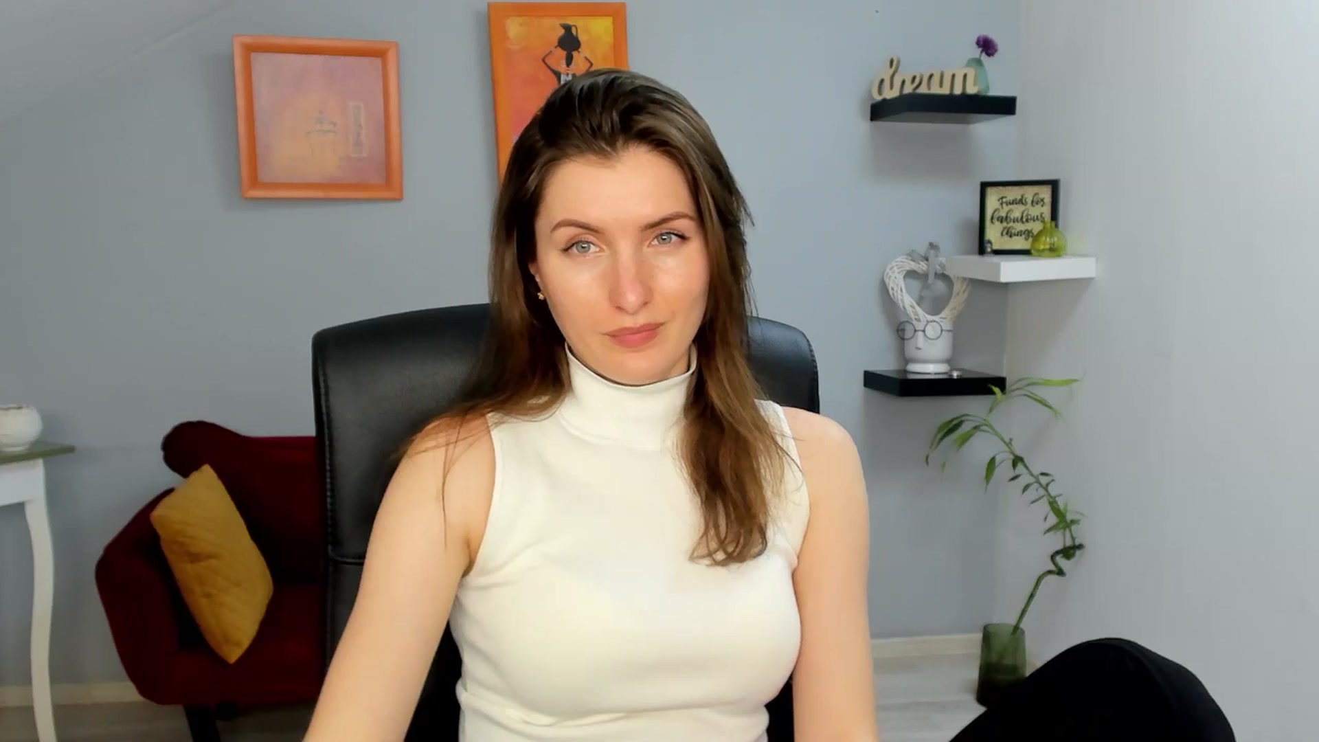 Gallery image thumbnail from EmilysBack's myfreecams stream on, 04/04/2025, 20:26 image 5 of 20