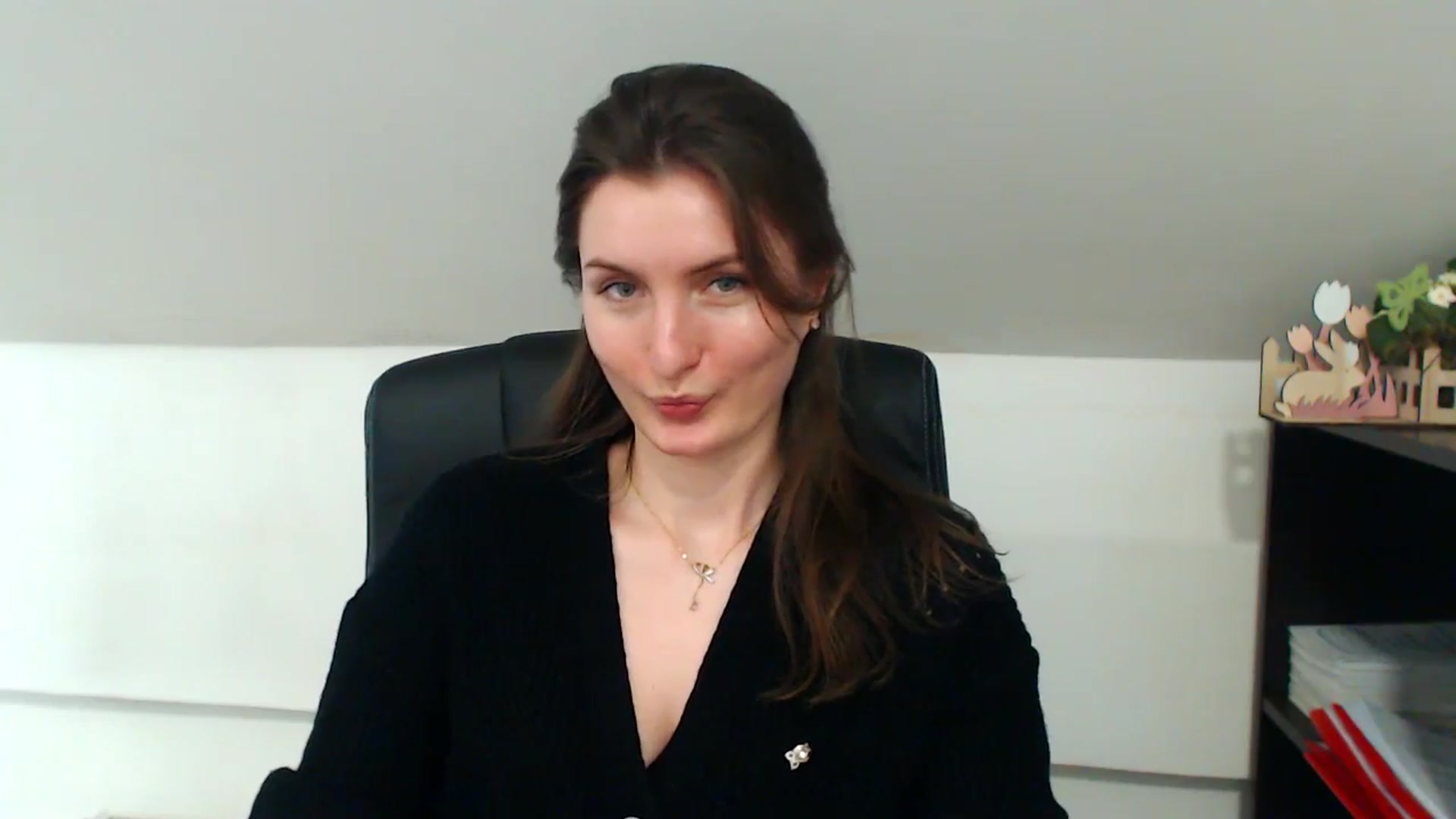 Gallery image thumbnail from EmilysBack's myfreecams stream on, 04/11/2025, 10:57 image 3 of 20