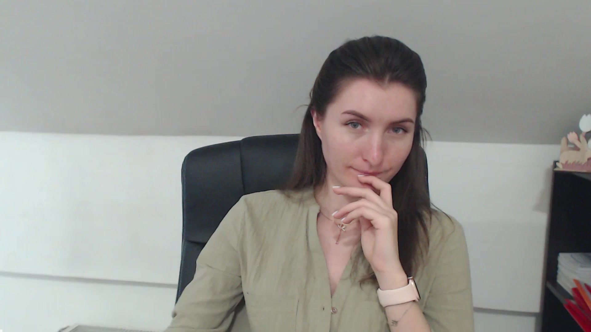 Gallery image thumbnail from EmilysBack's myfreecams stream on, 04/14/2025, 13:06 image 13 of 20