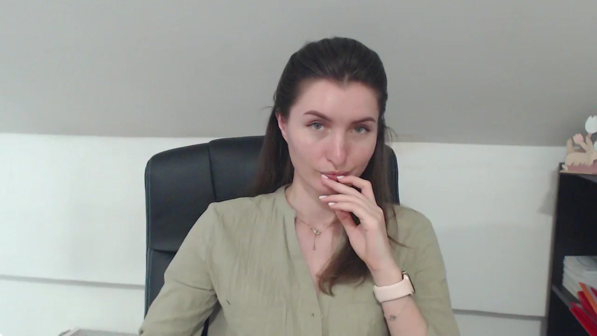 Gallery image thumbnail from EmilysBack's myfreecams stream on, 04/14/2025, 13:06 image 8 of 20