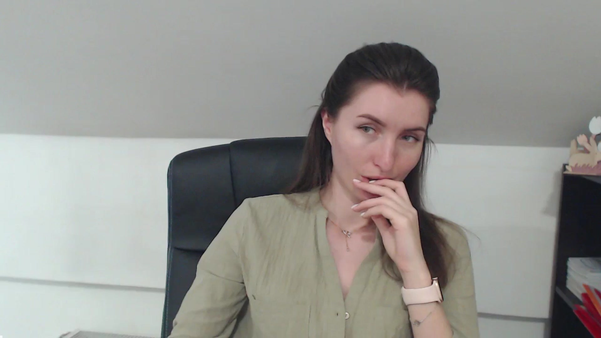 Gallery image thumbnail from EmilysBack's myfreecams stream on, 04/14/2025, 13:06 image 18 of 20
