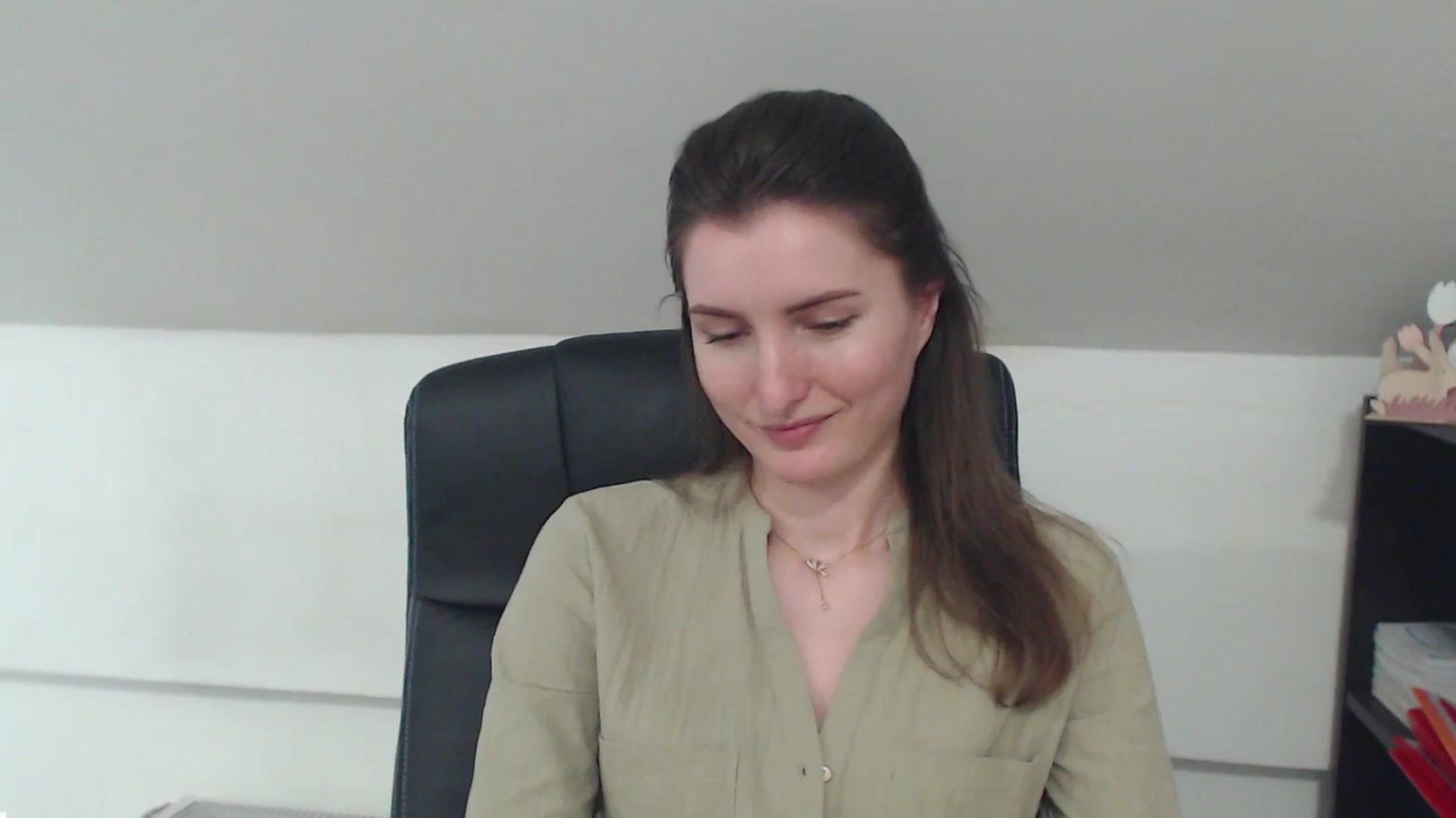 Gallery image thumbnail from EmilysBack's myfreecams stream on, 04/14/2025, 13:06 image 17 of 20