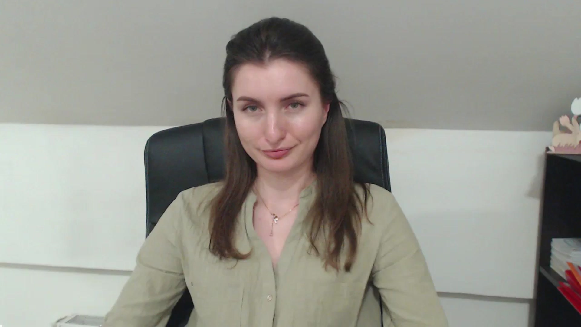 Gallery image thumbnail from EmilysBack's myfreecams stream on, 04/14/2025, 18:24 image 17 of 20