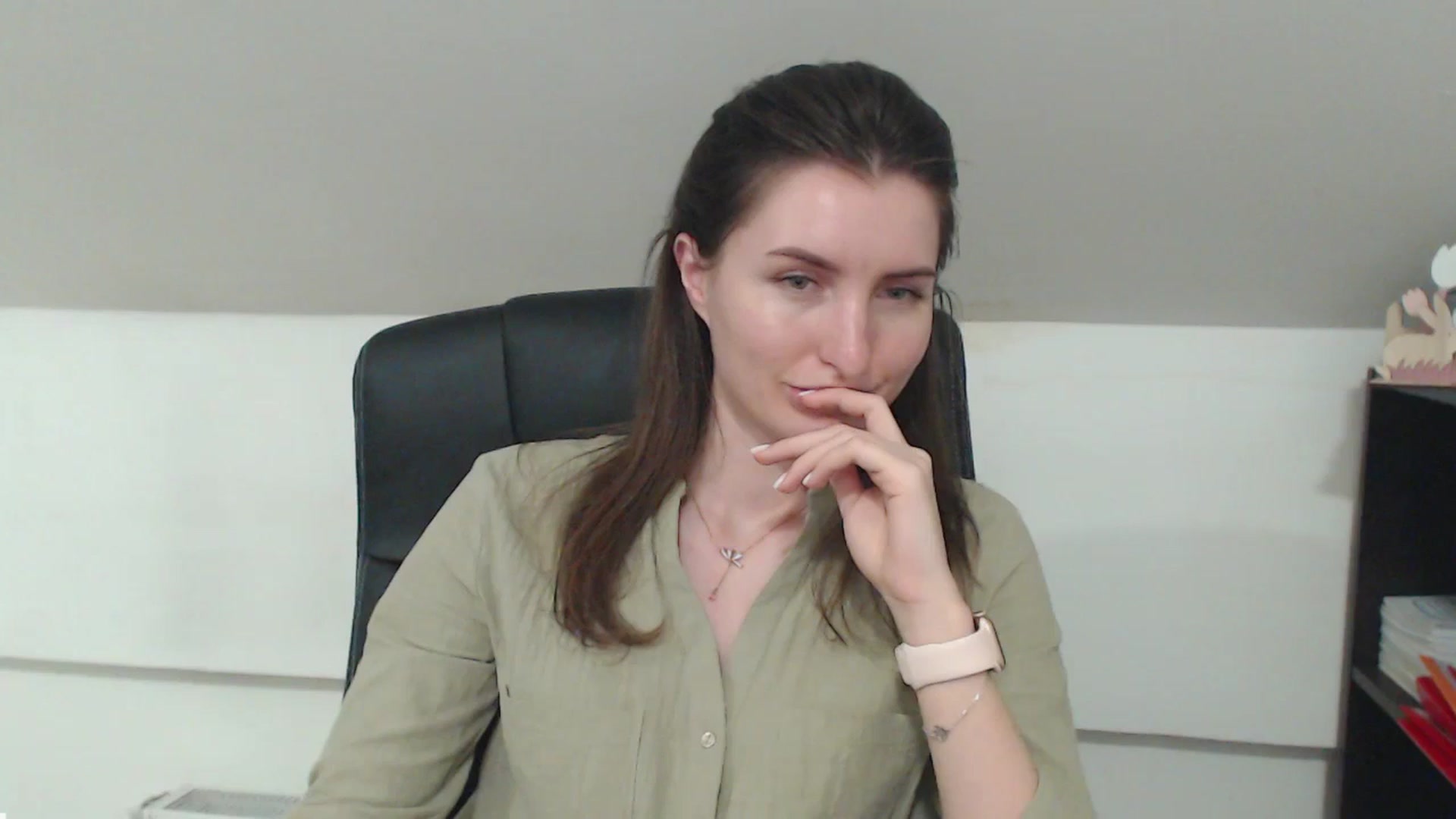 Gallery image thumbnail from EmilysBack's myfreecams stream on, 04/14/2025, 18:24 image 13 of 20