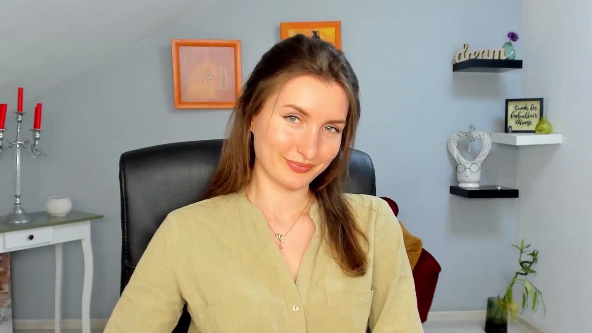 Gallery image thumbnail from EmilysBack's myfreecams stream on, 04/28/2025, 18:26 image 3 of 20